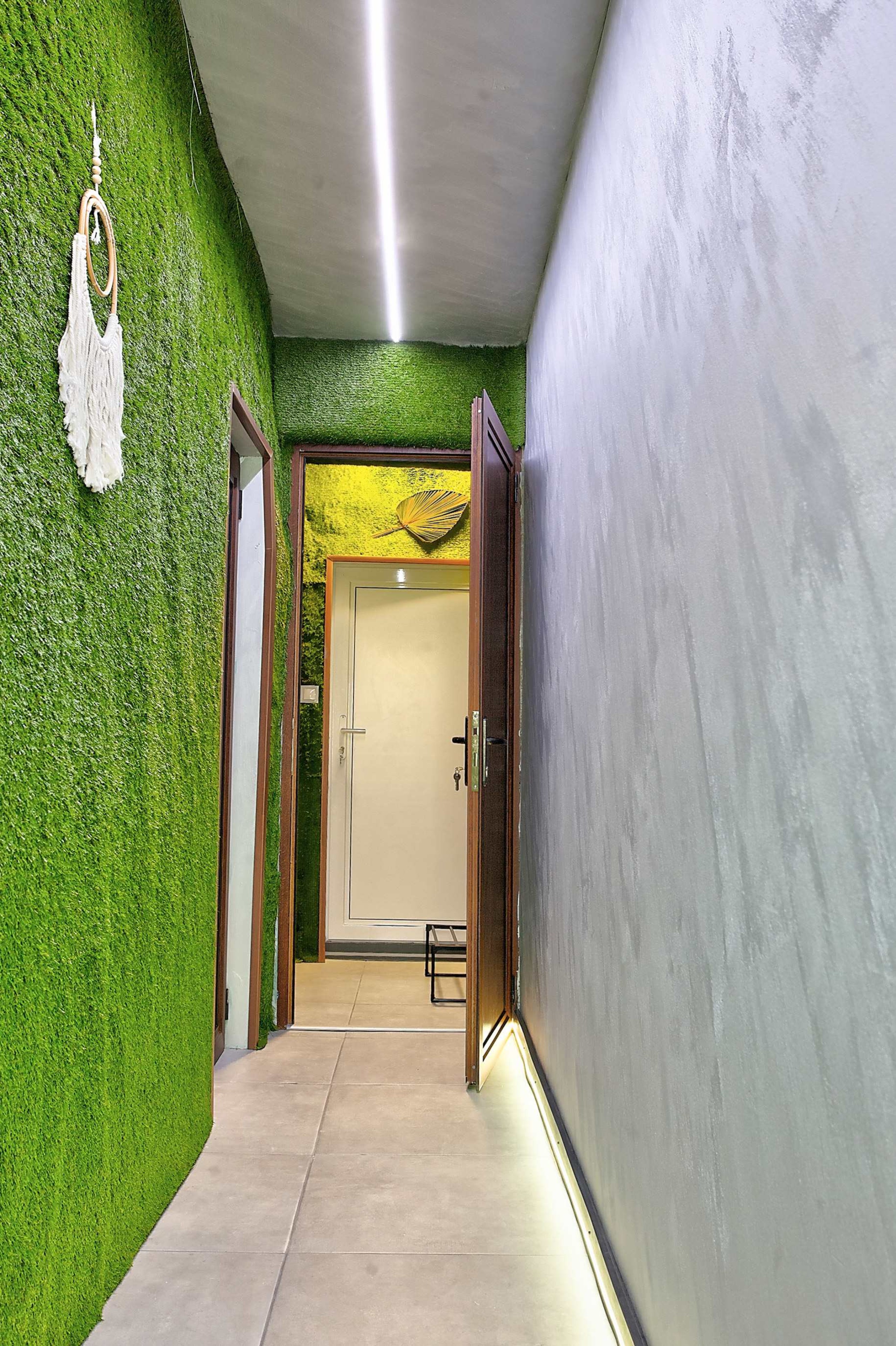 Scoutaround White Logo