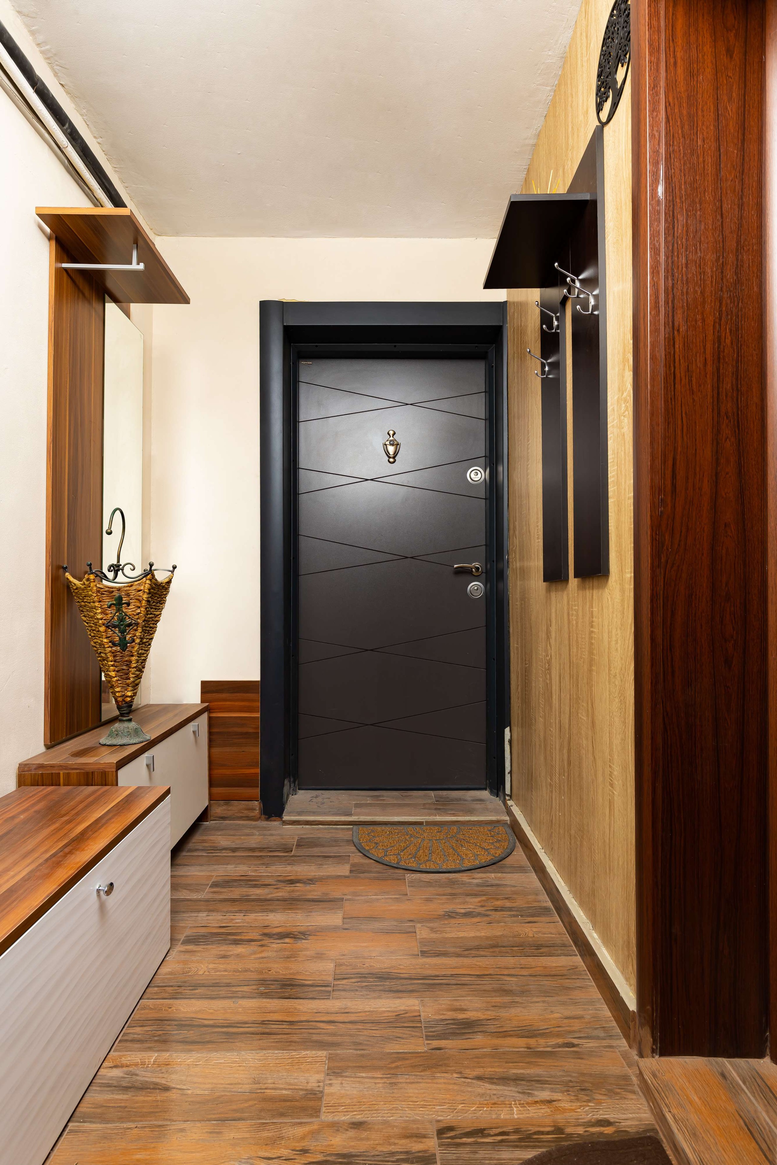 Scoutaround White Logo