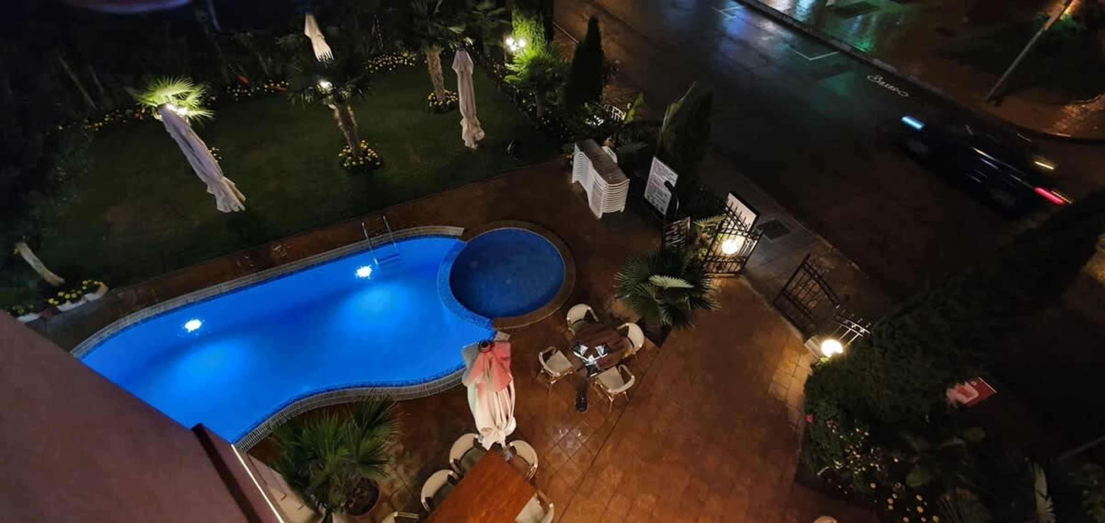 Scoutaround White Logo