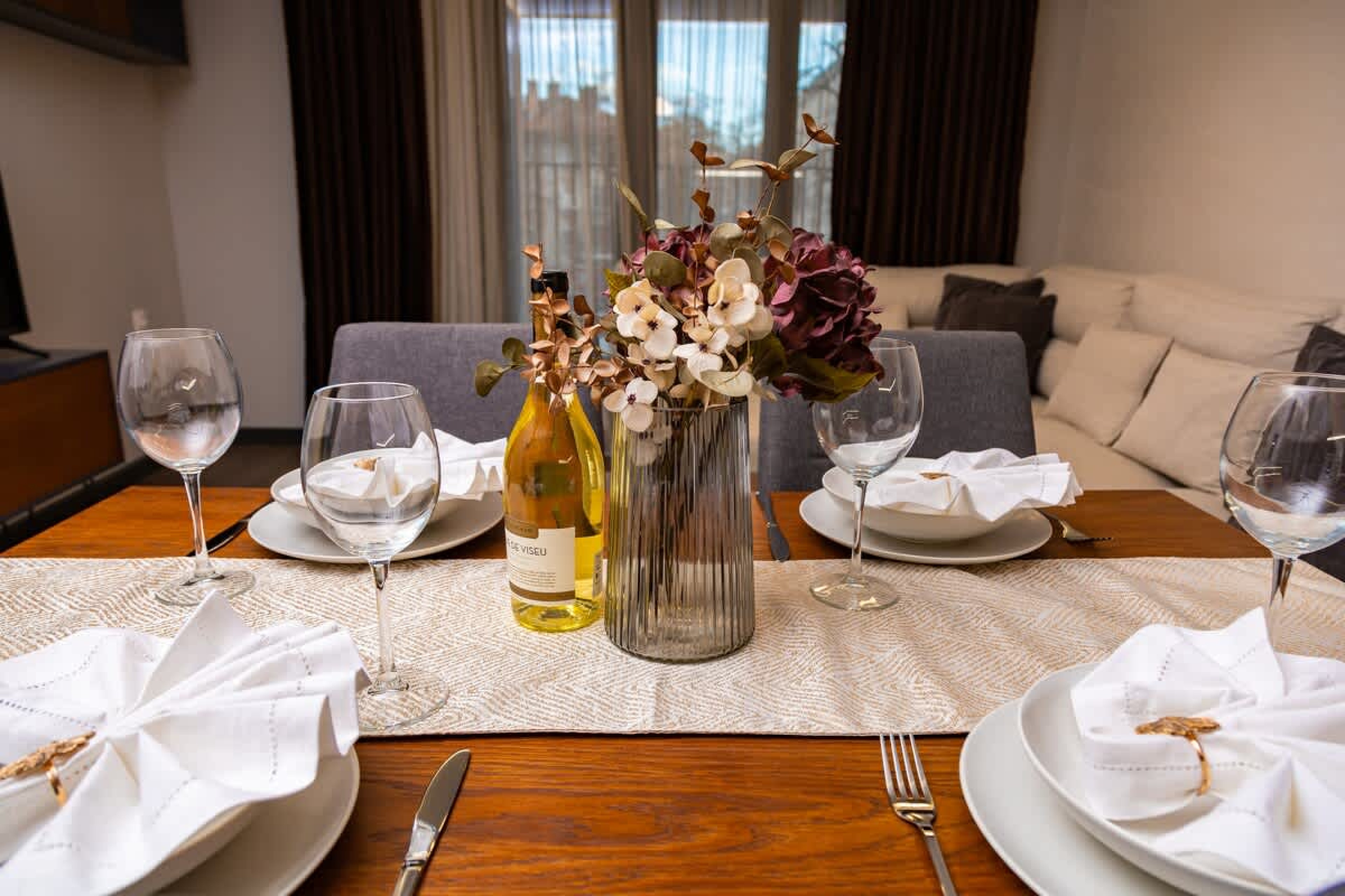 Scoutaround White Logo