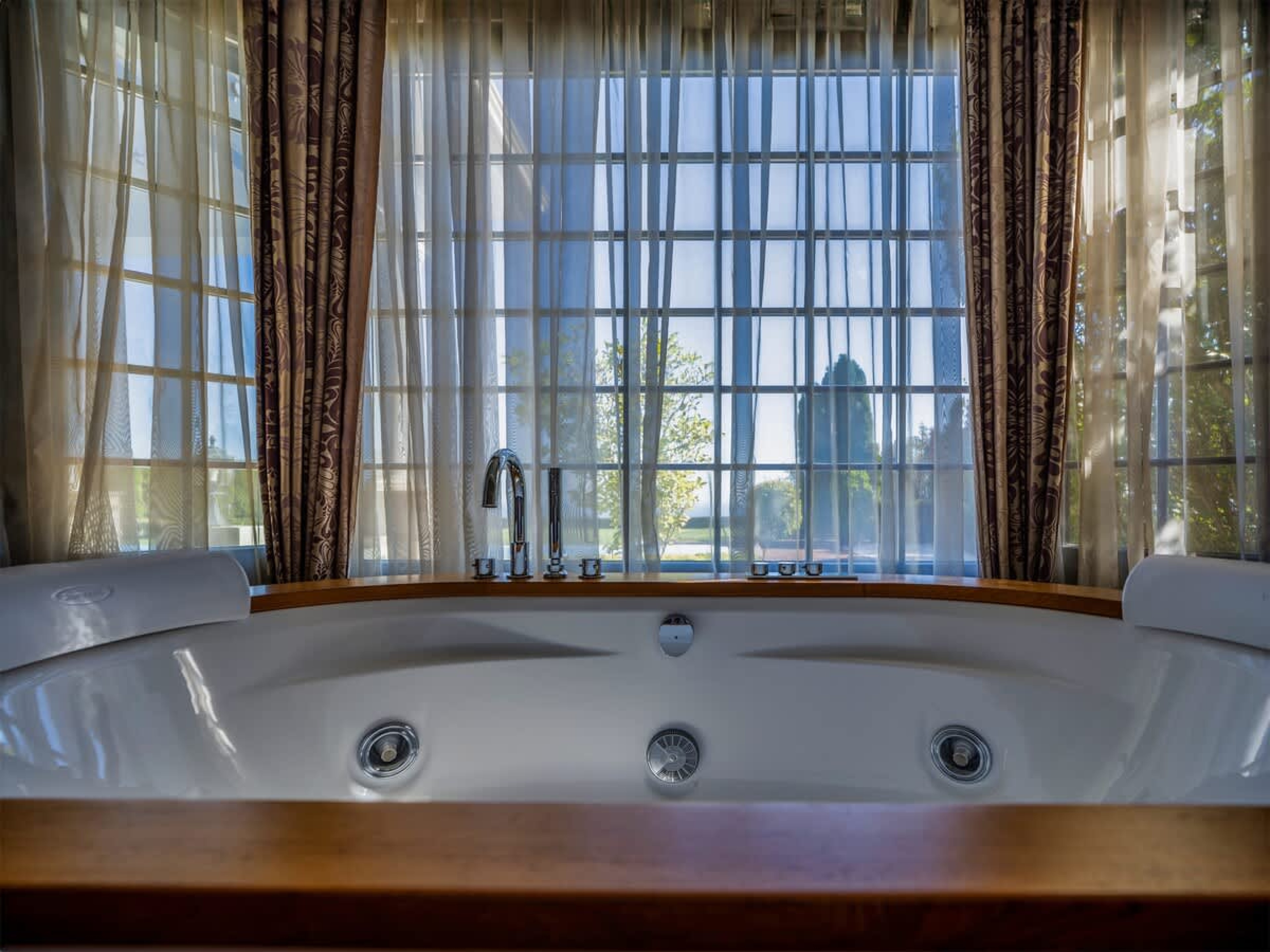 Scoutaround White Logo