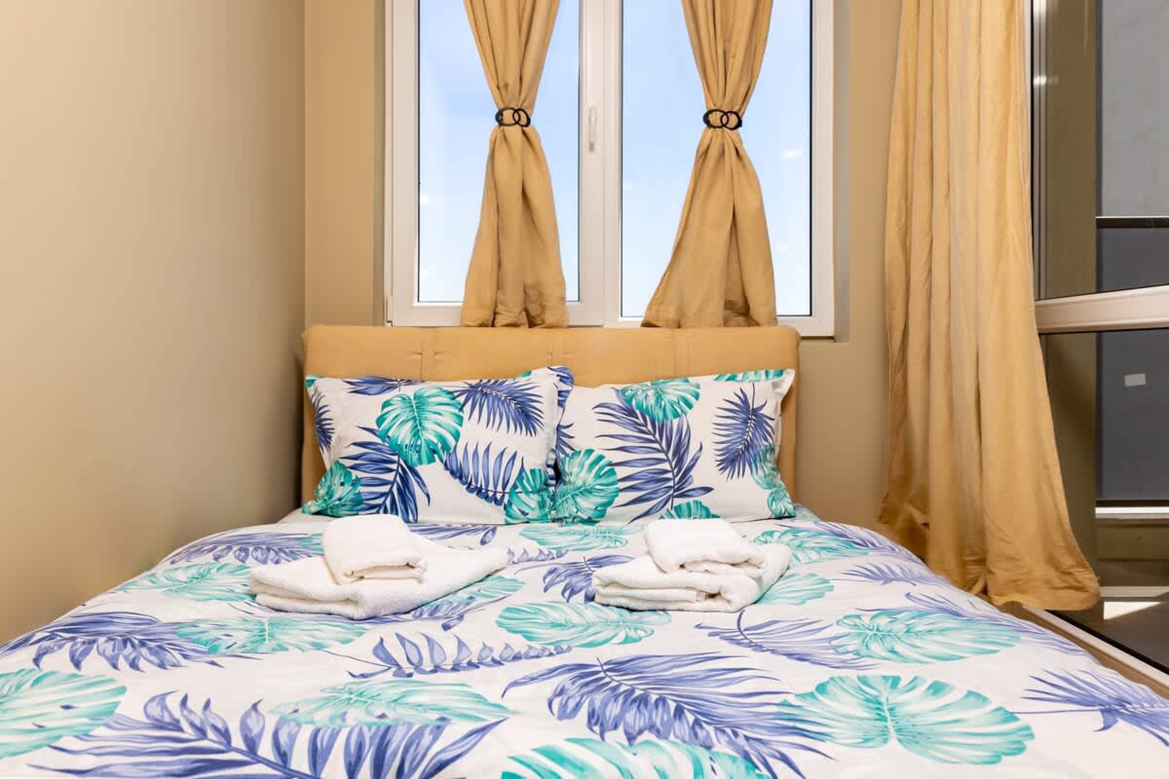 Scoutaround White Logo