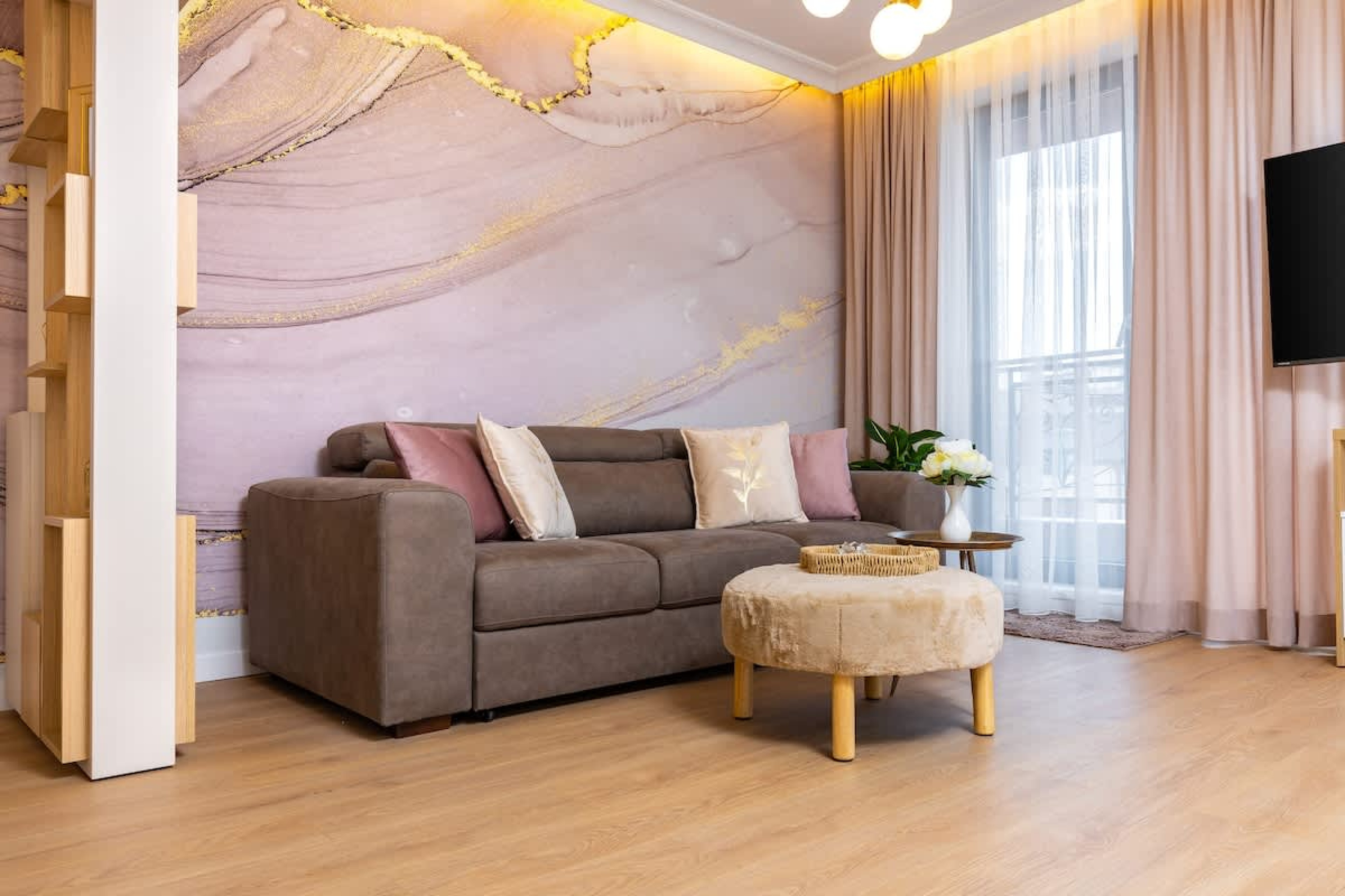 Scoutaround White Logo