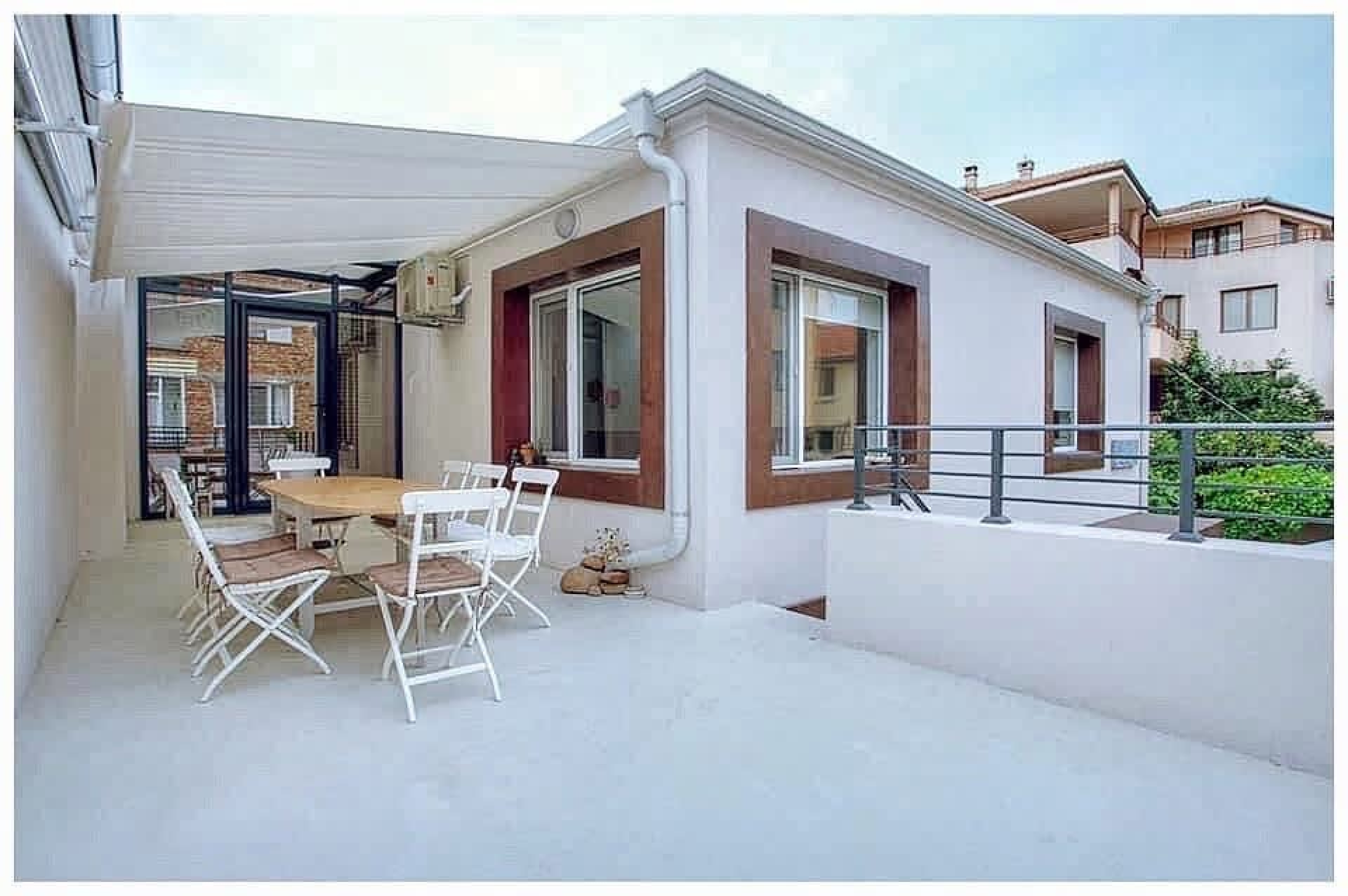 Scoutaround White Logo