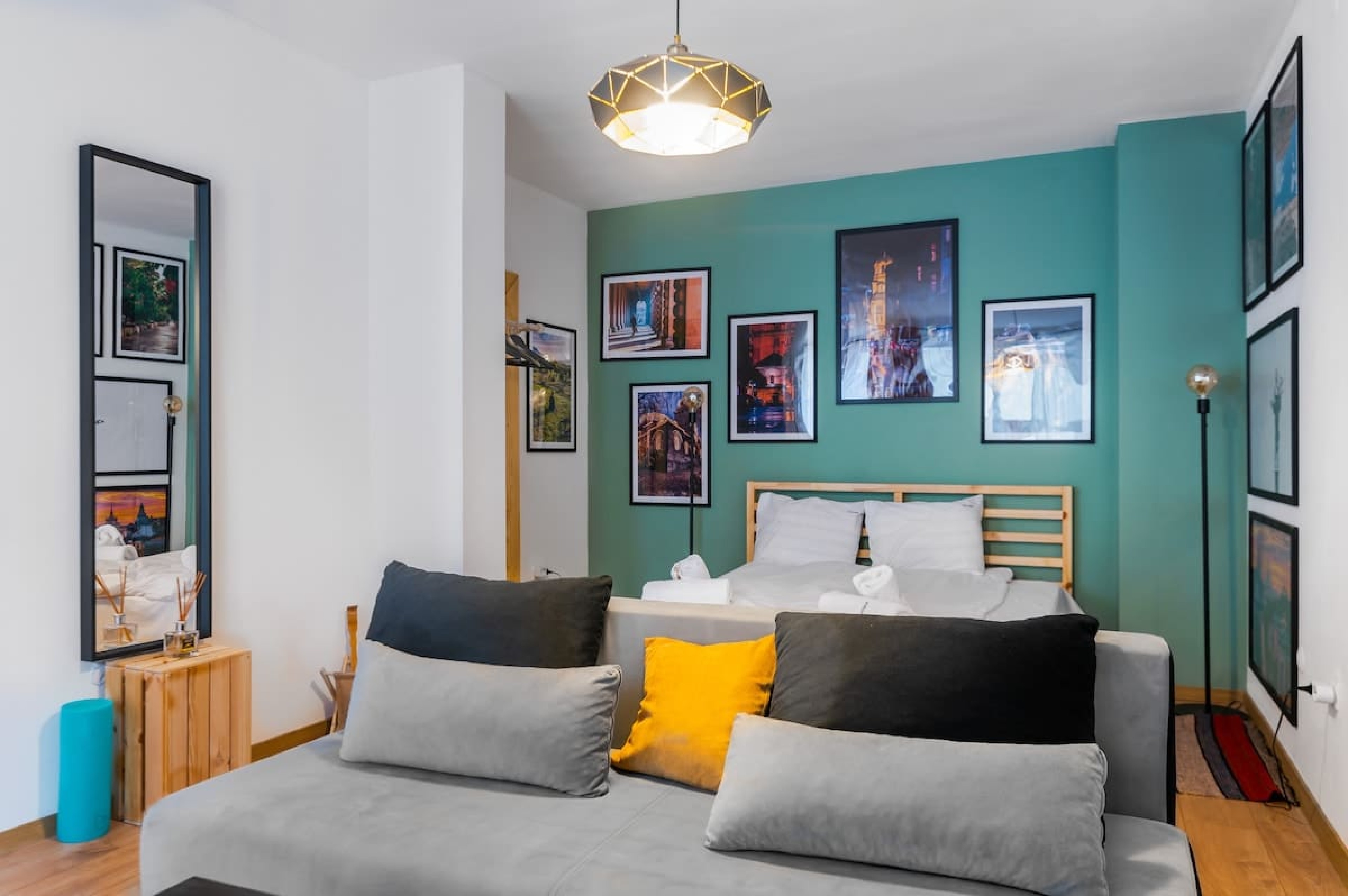 Scoutaround White Logo