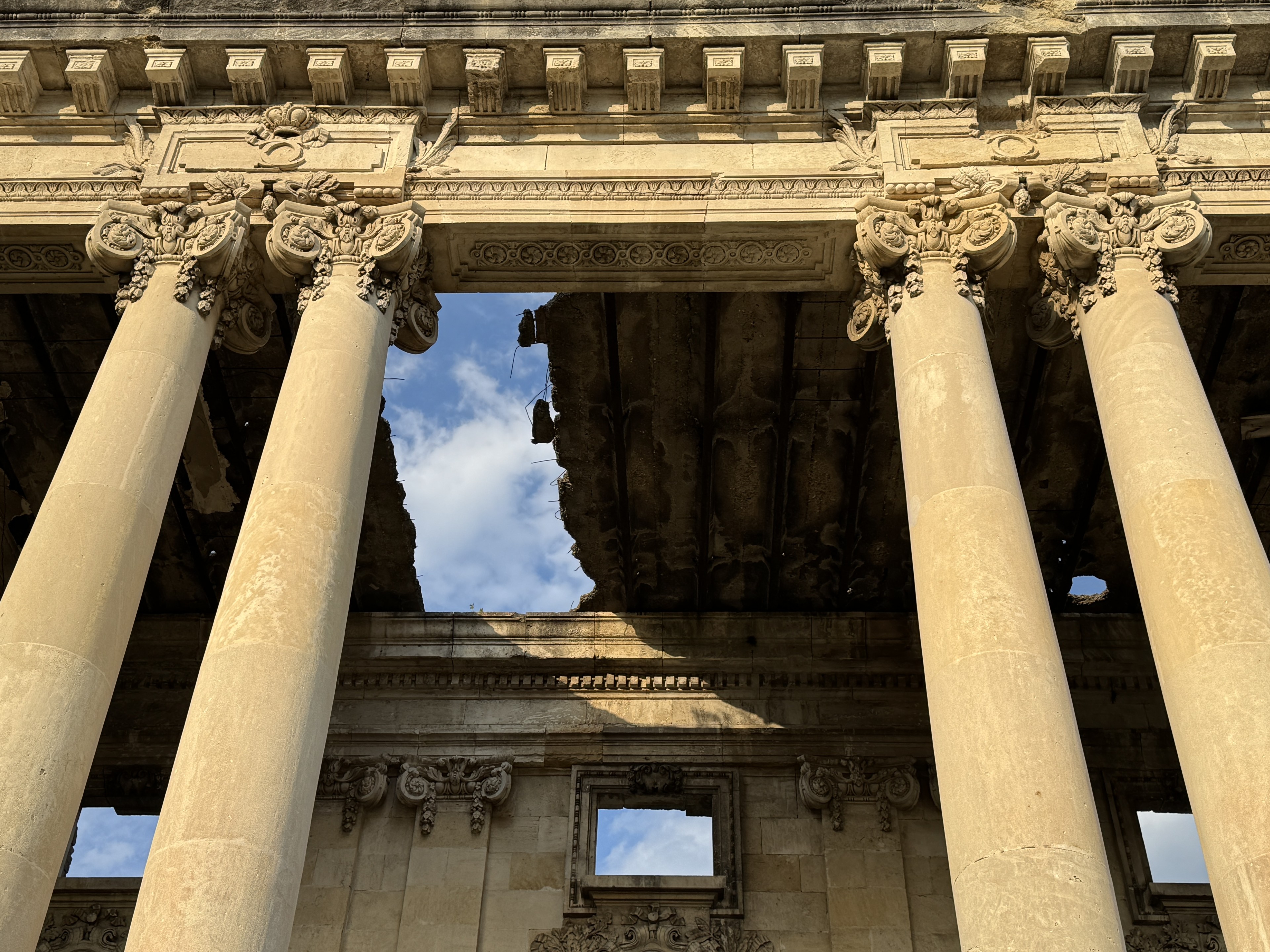 Scoutaround White Logo