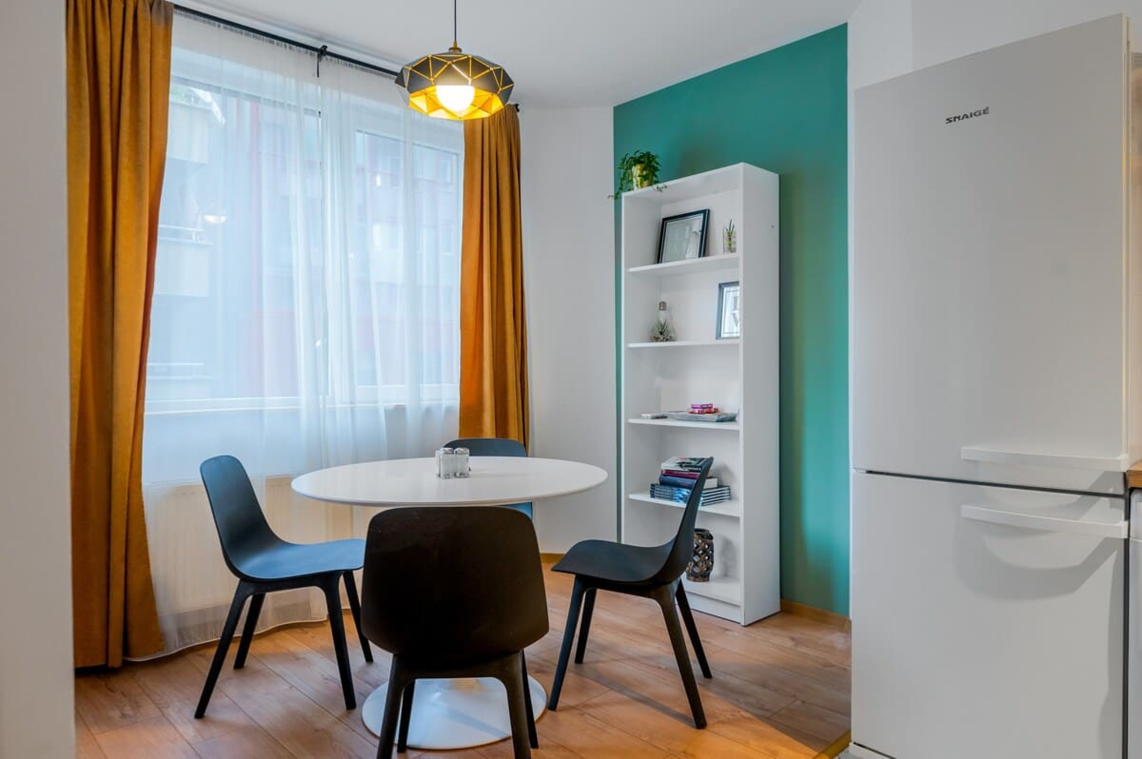 Scoutaround White Logo