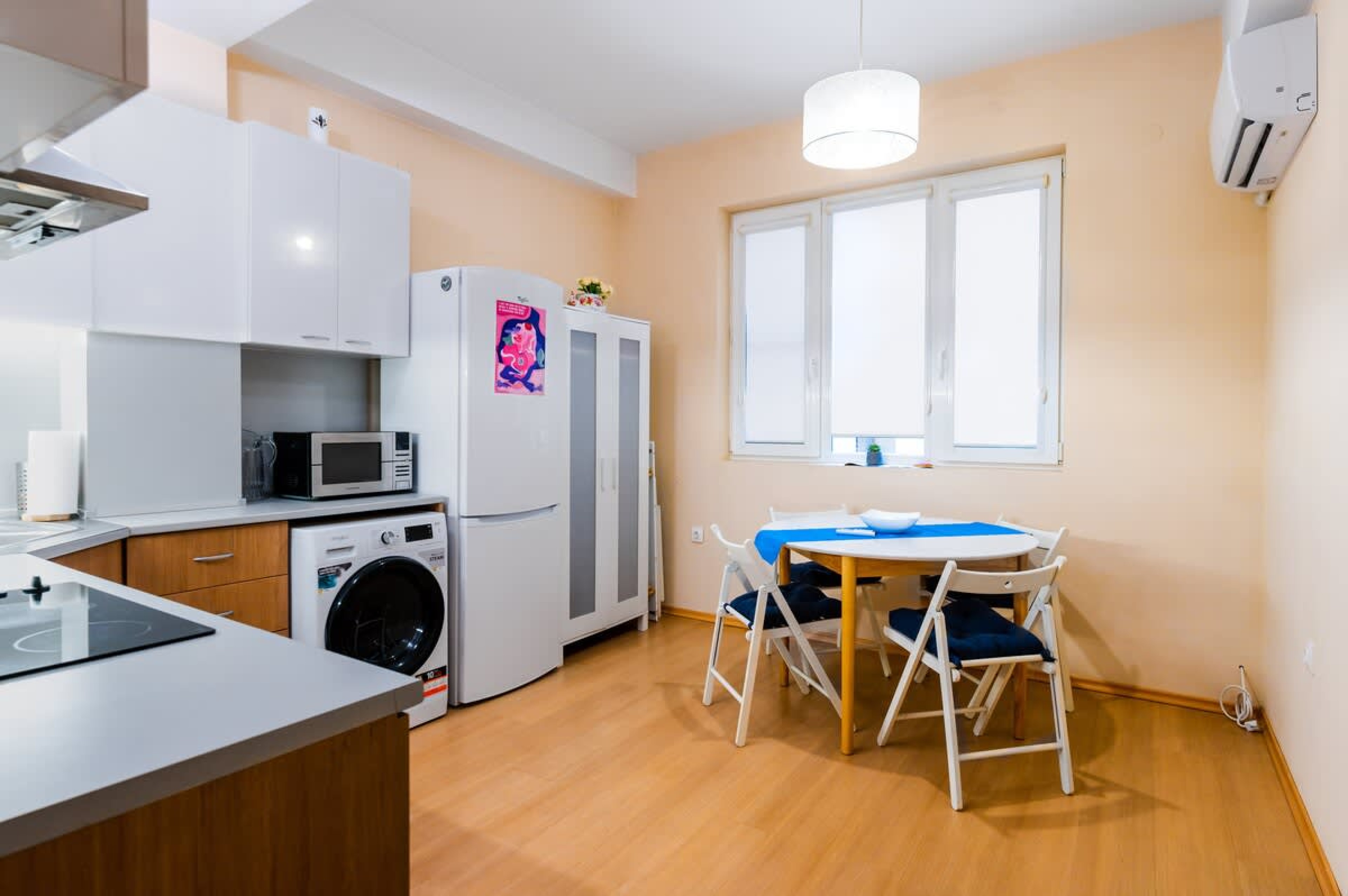 Sofia’s Best Area - Workspace+300 MBPS WiFi - Photo 14