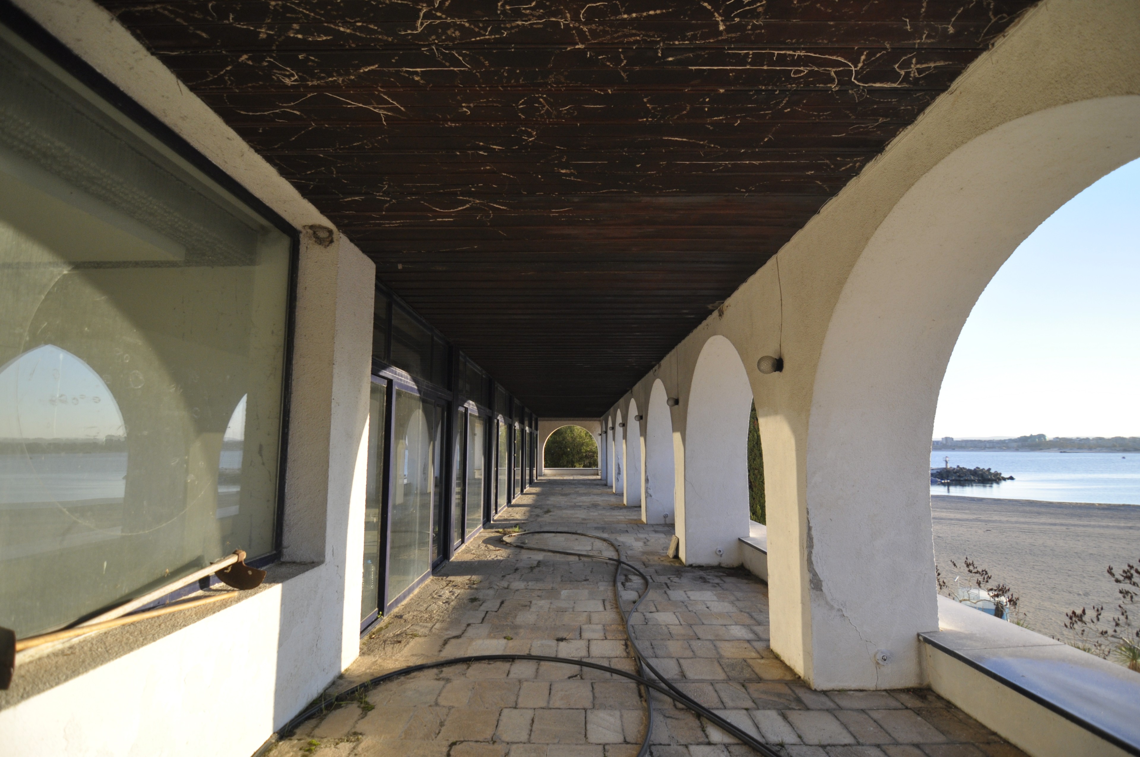 Scoutaround White Logo