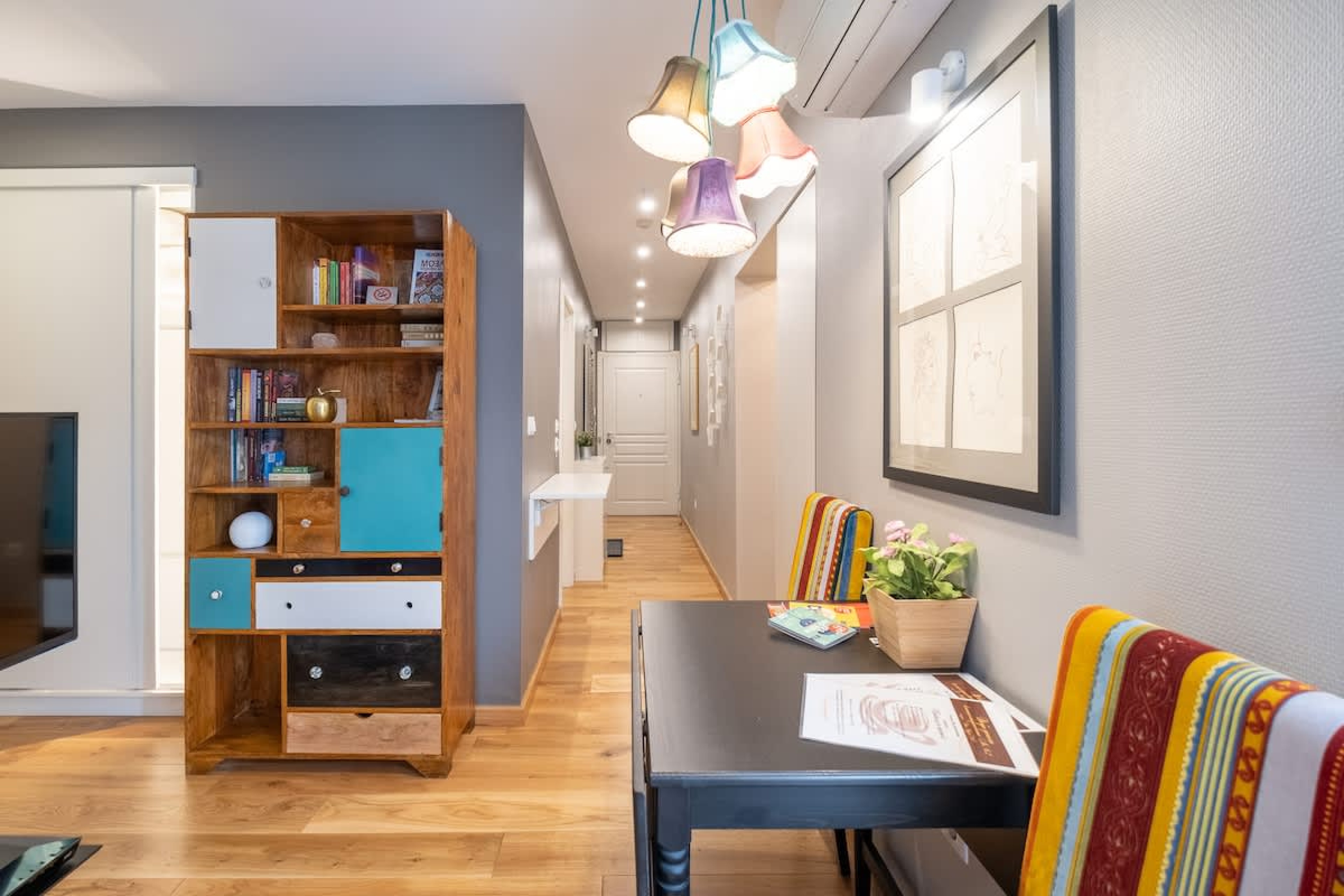 Scoutaround White Logo