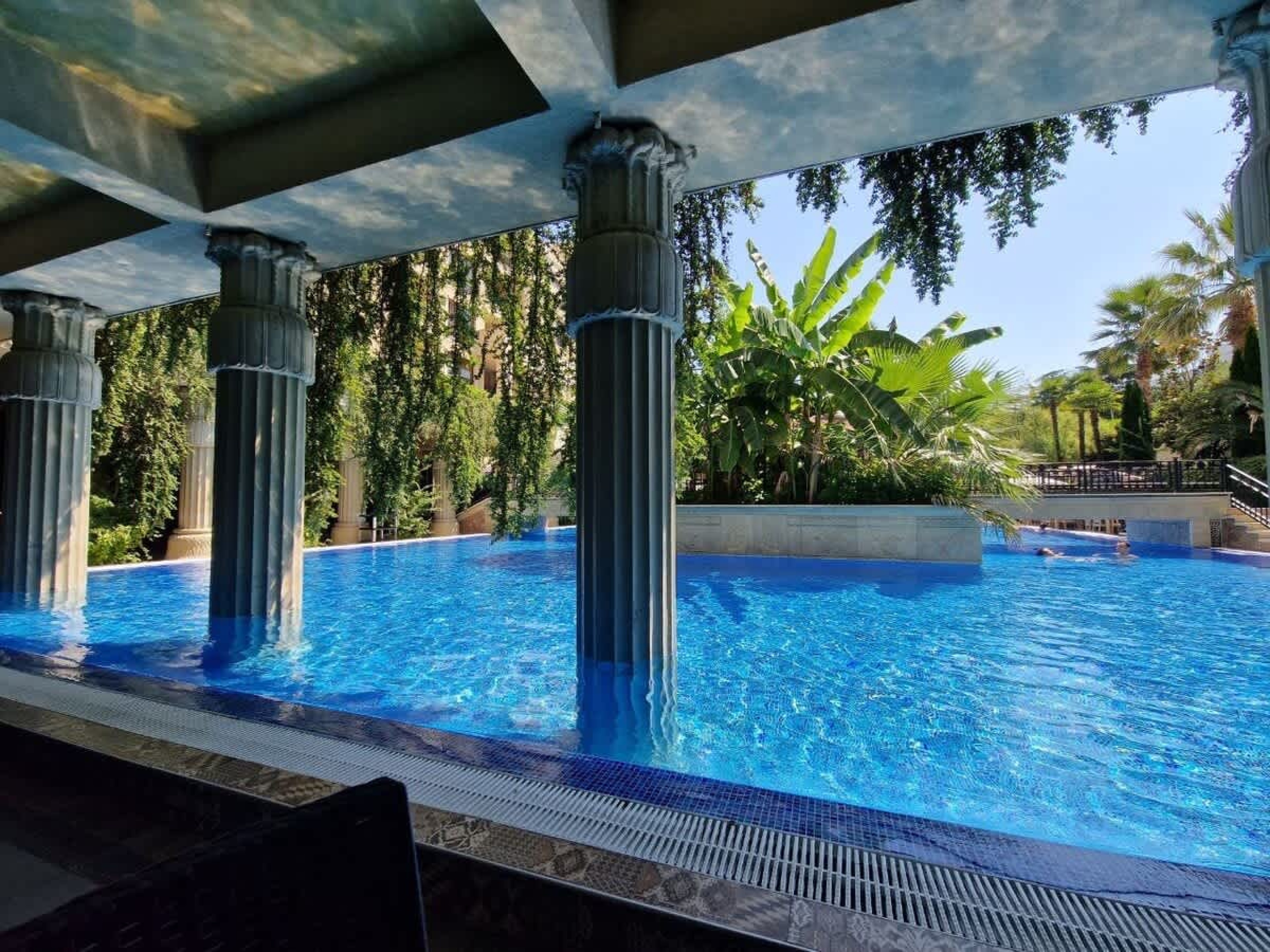 Scoutaround White Logo