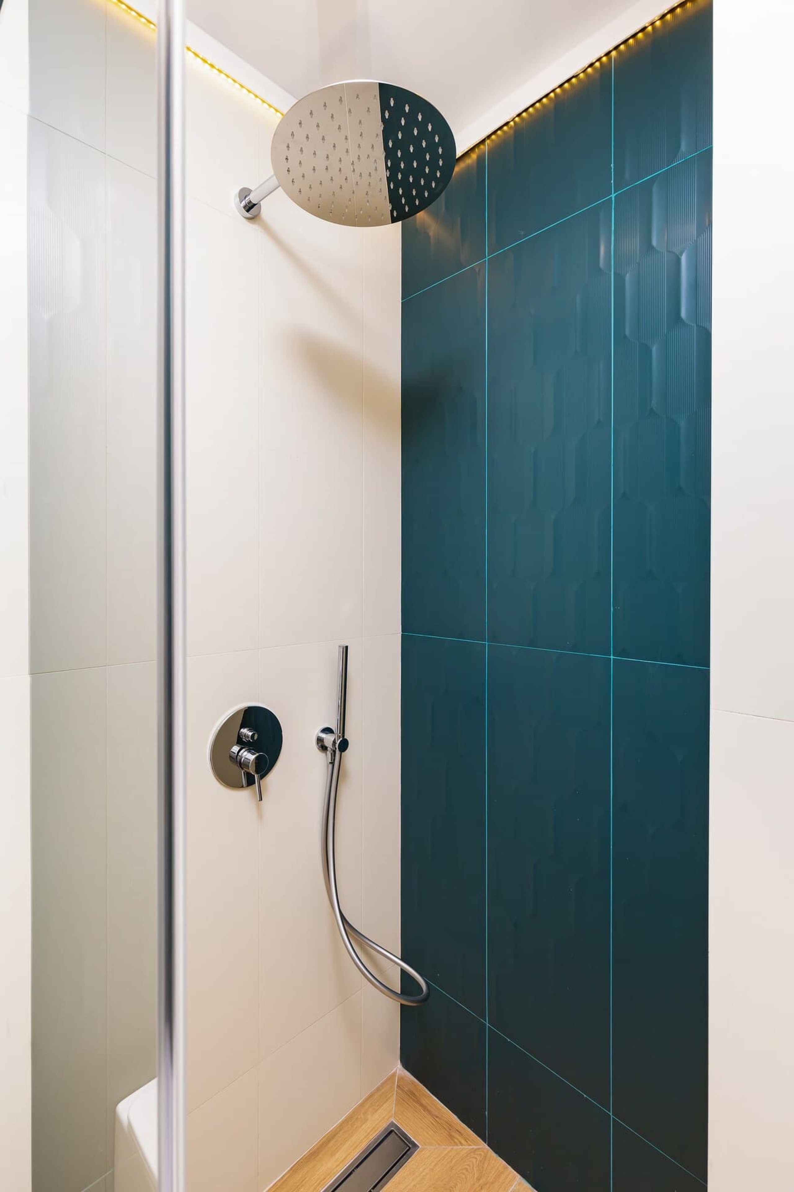 Scoutaround White Logo