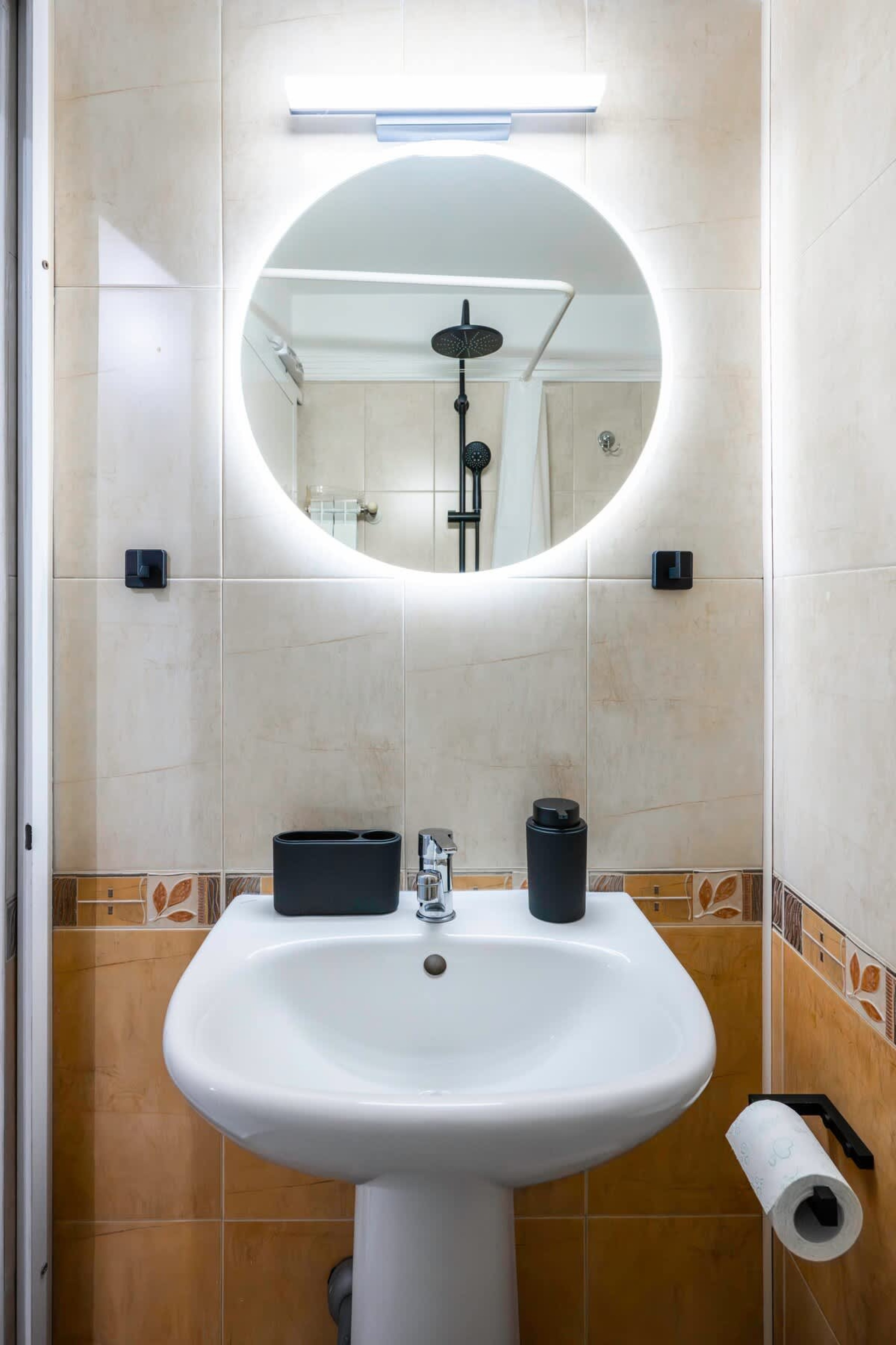 Scoutaround White Logo