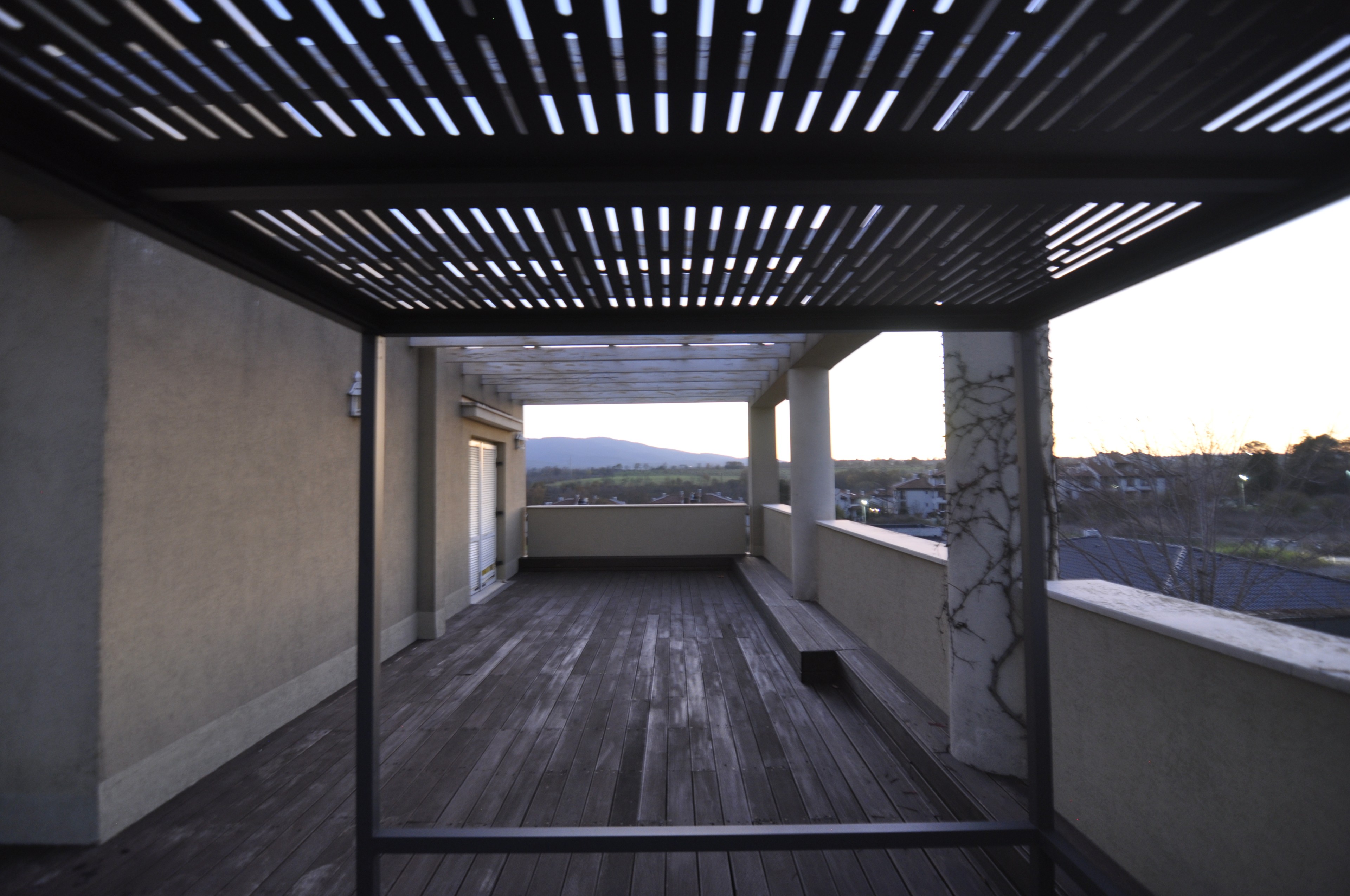 Scoutaround White Logo