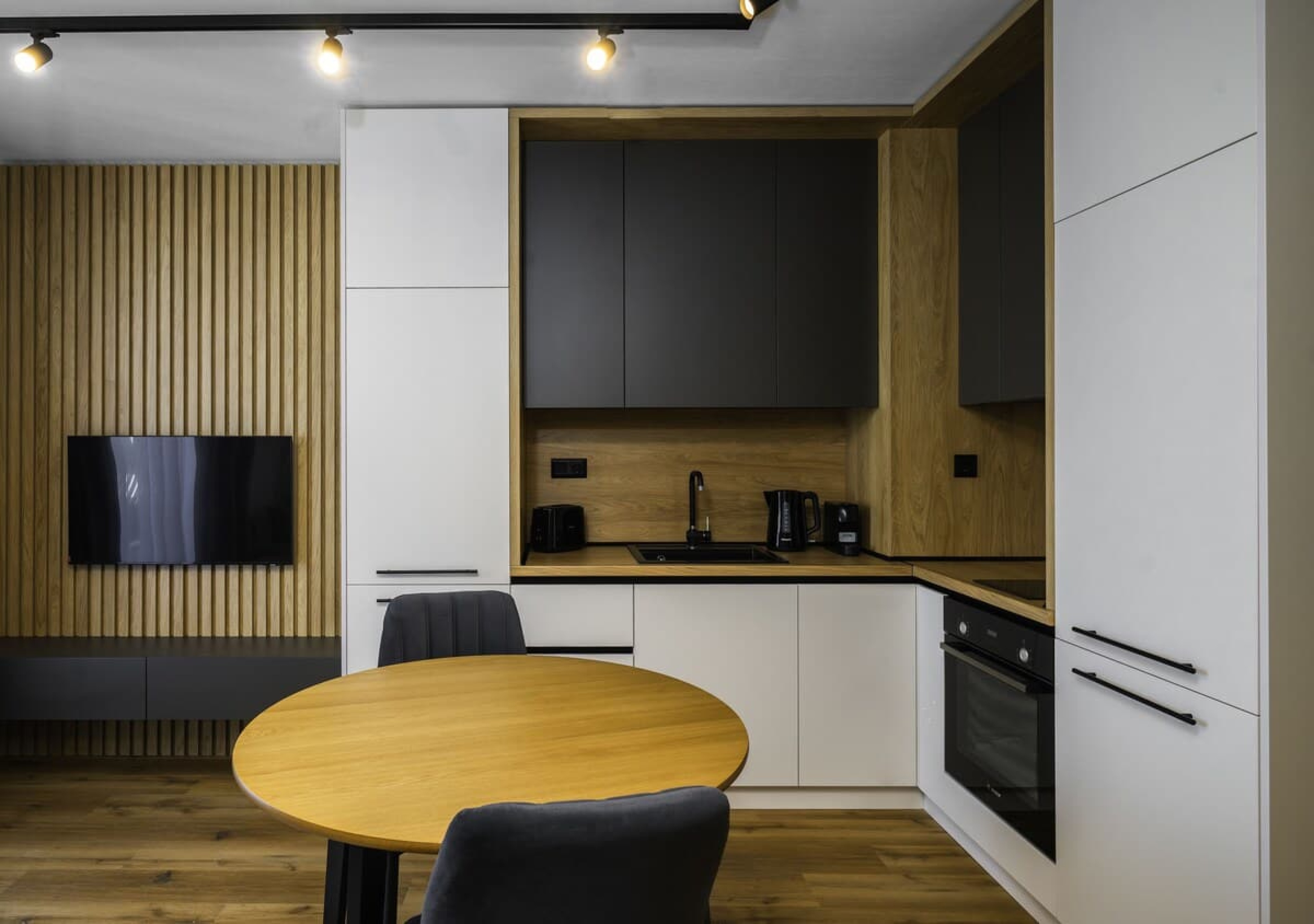 Scoutaround White Logo