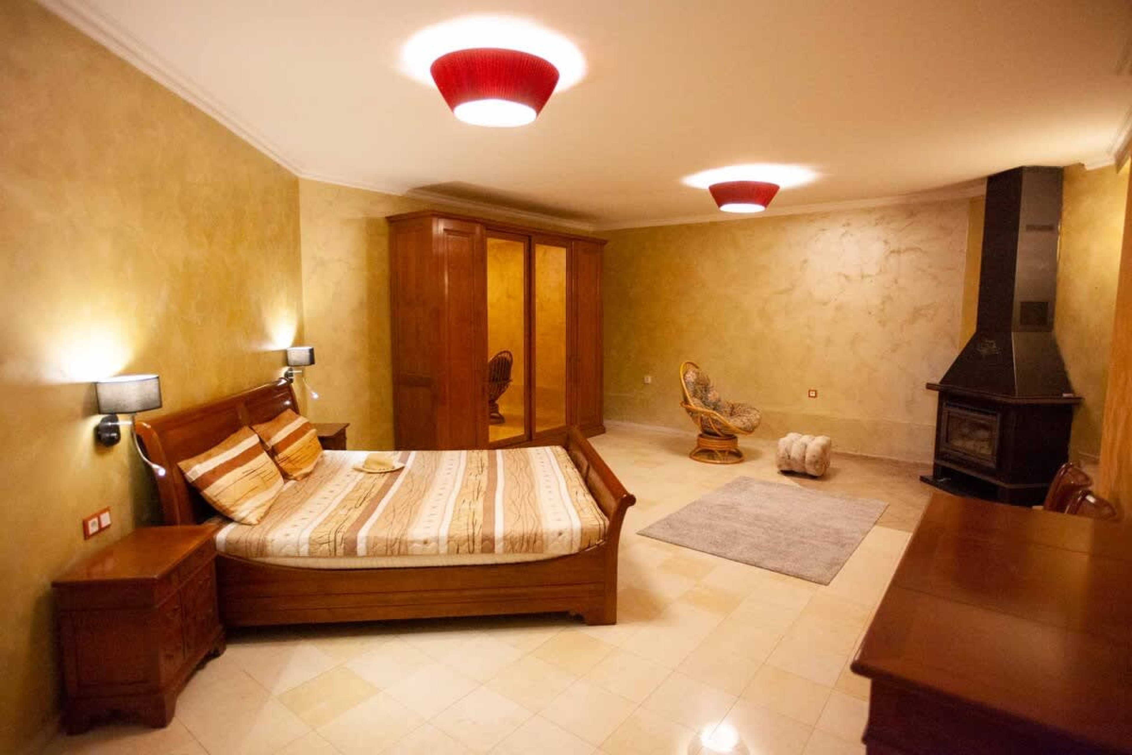 Scoutaround White Logo