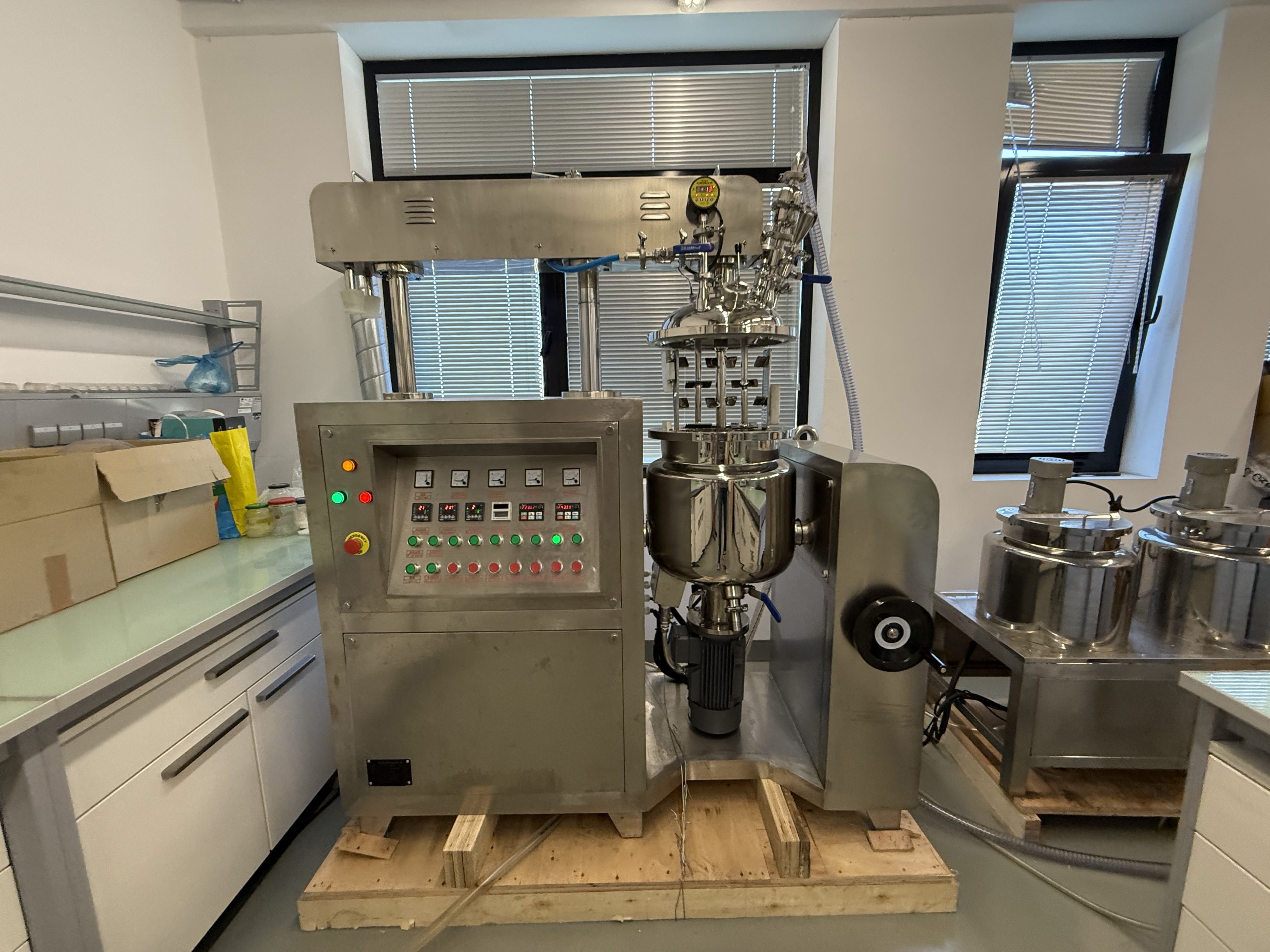 Scoutaround White Logo