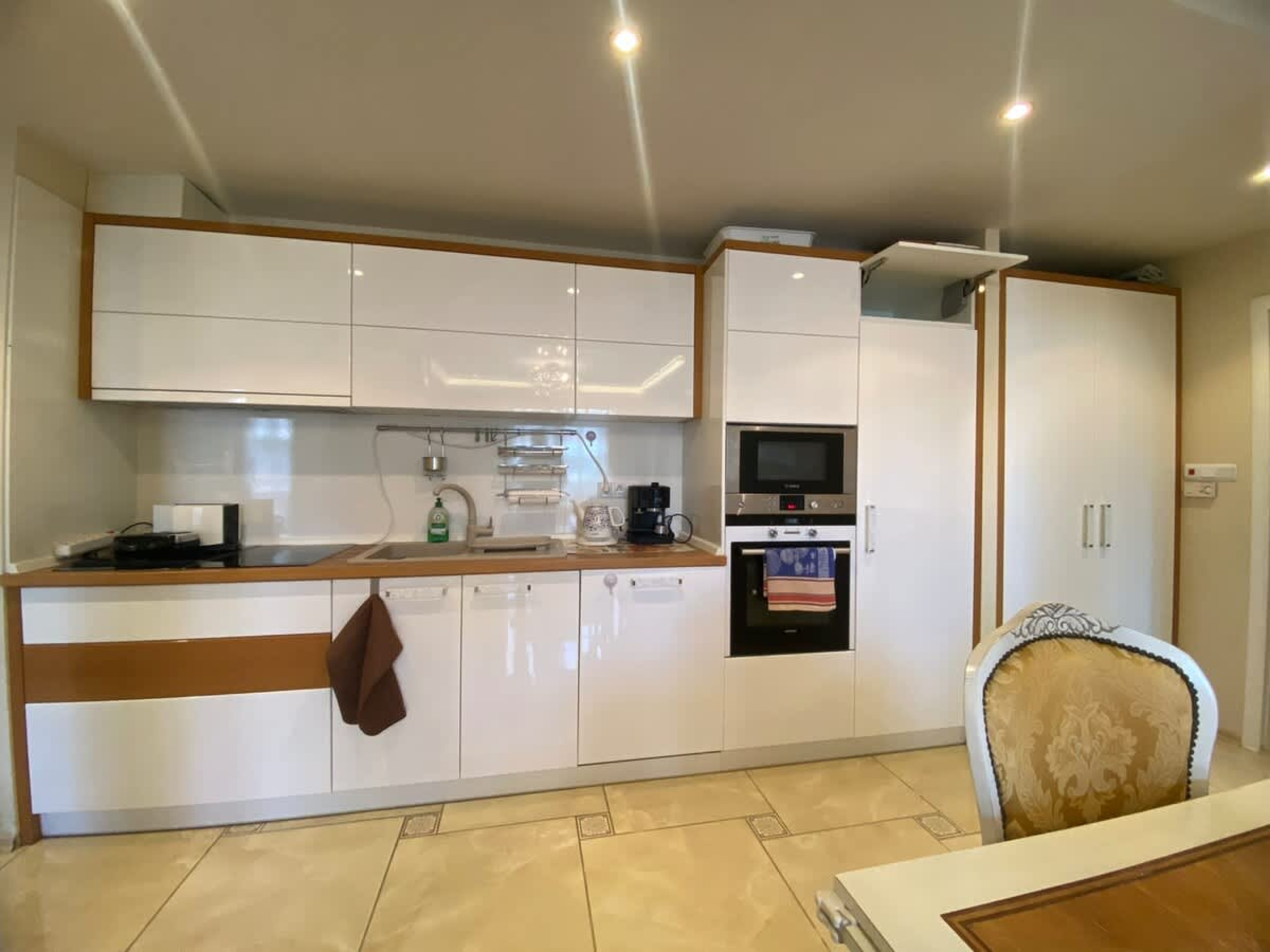 Scoutaround White Logo