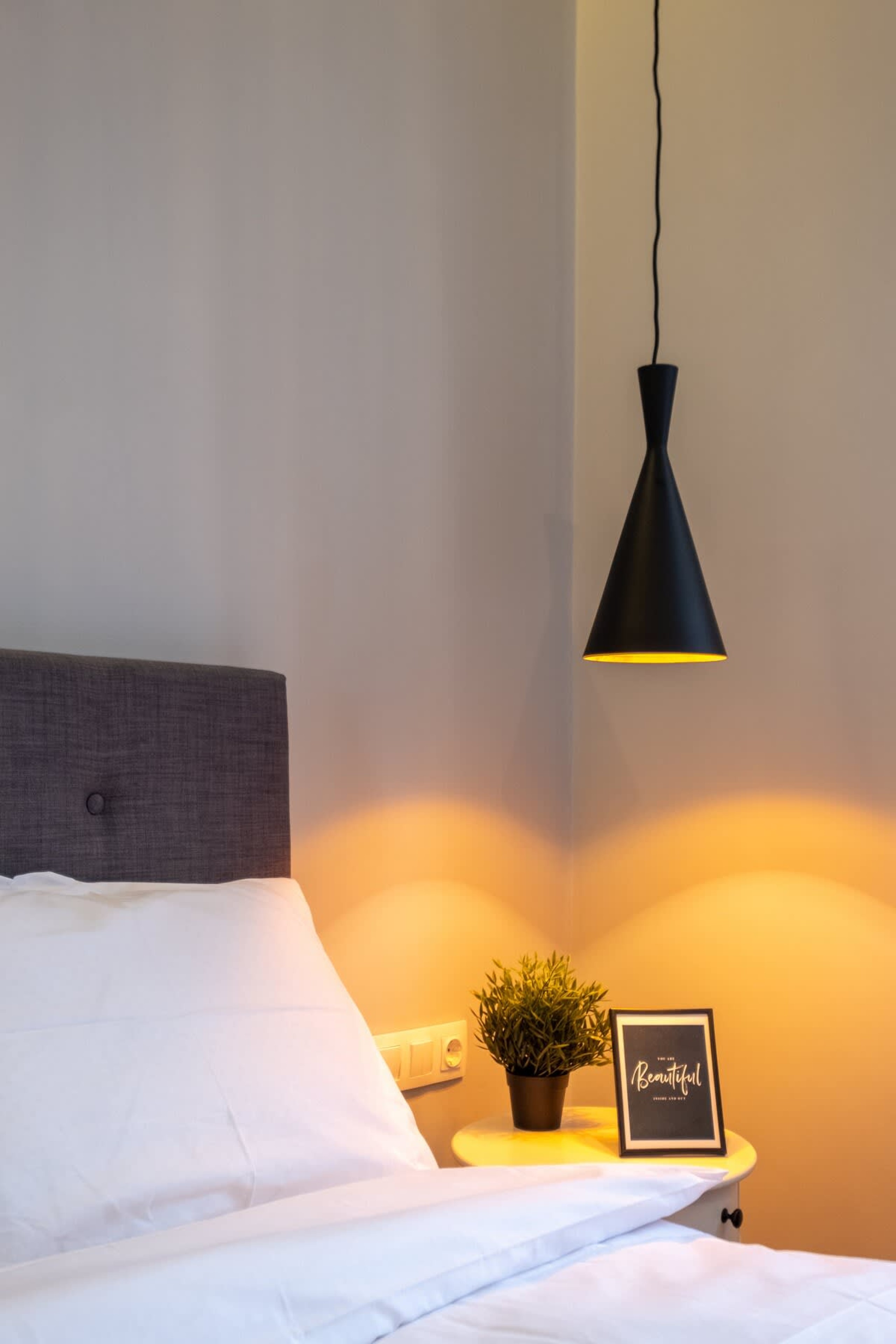 Scoutaround White Logo