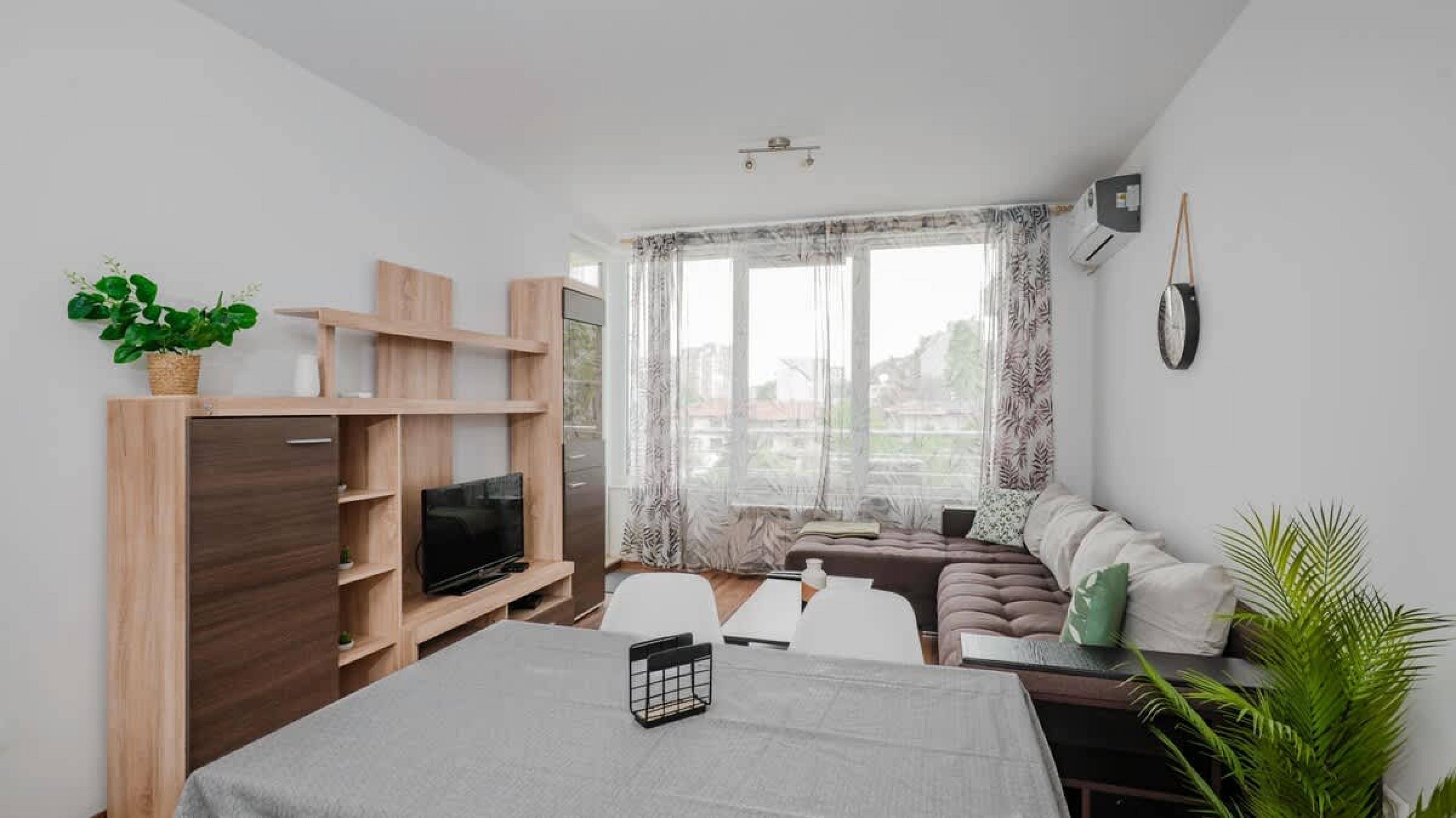 Scoutaround White Logo