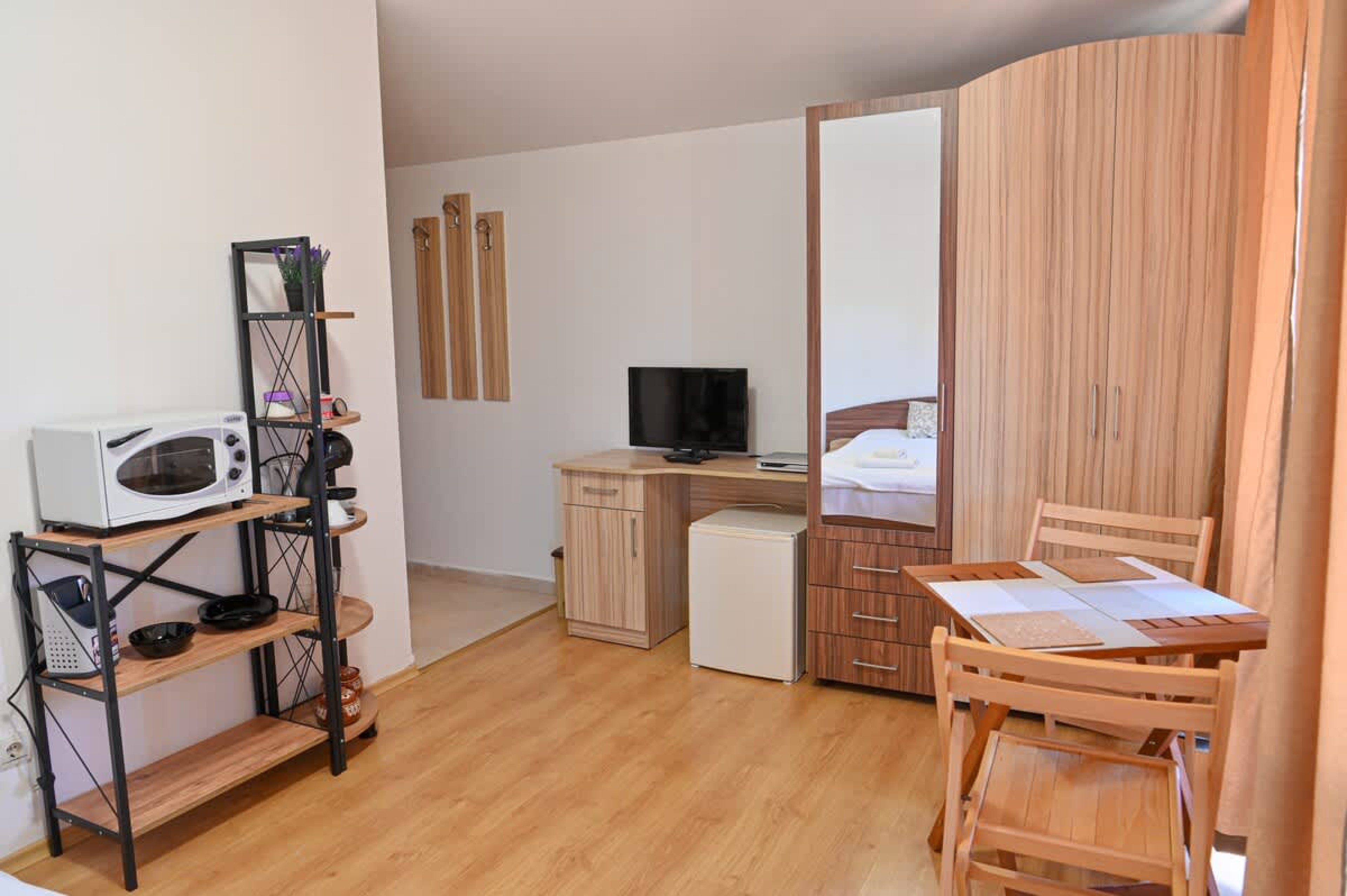 Scoutaround White Logo