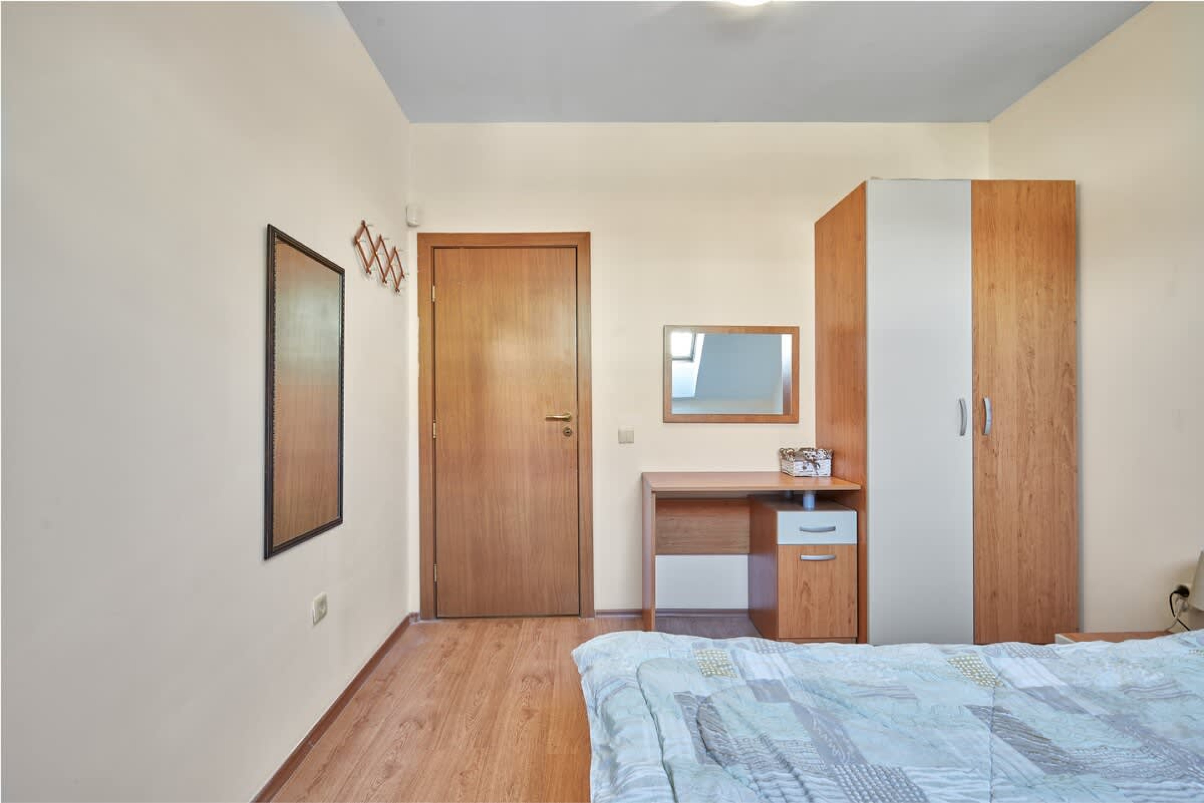 Scoutaround White Logo