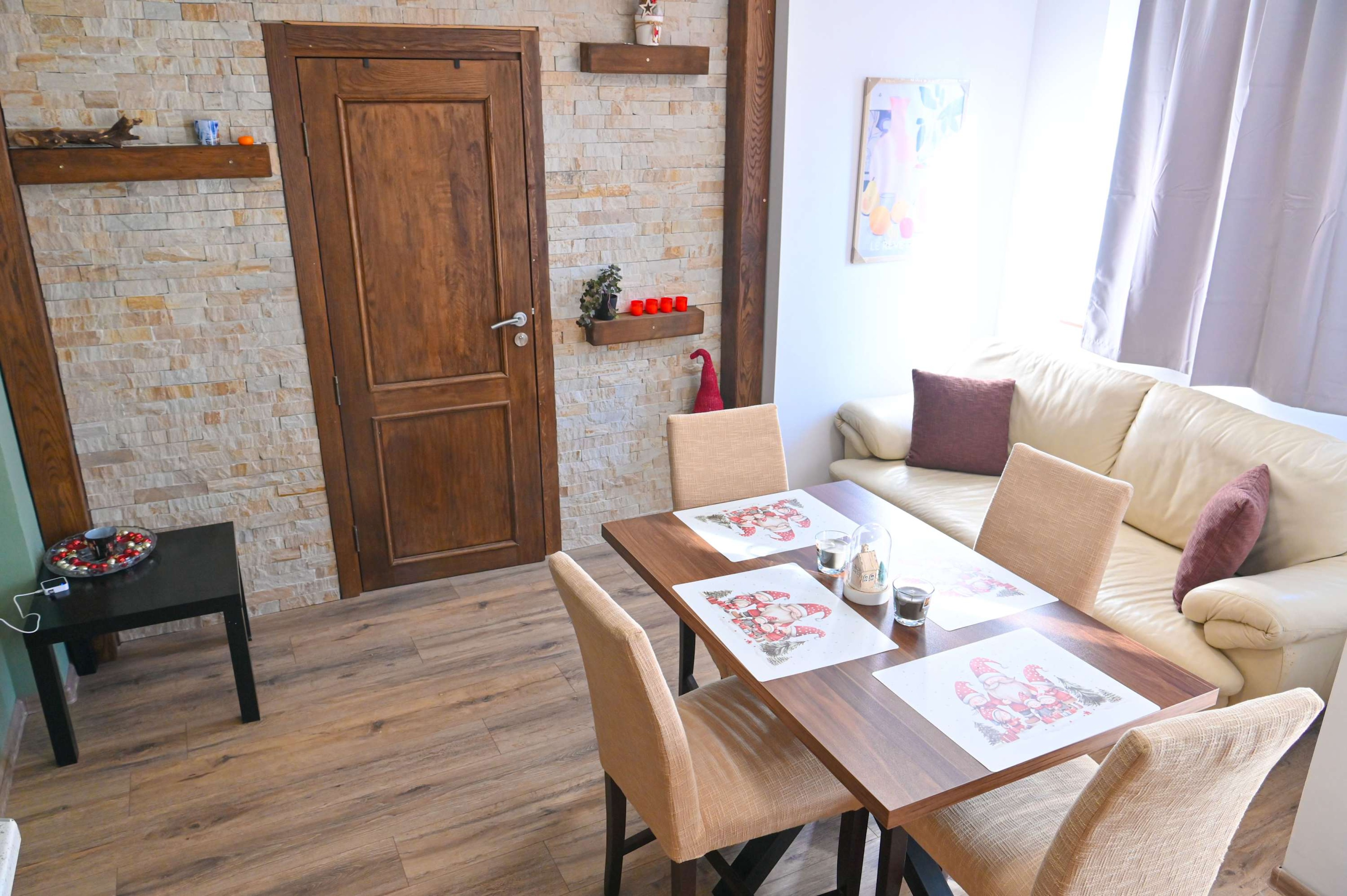 Scoutaround White Logo