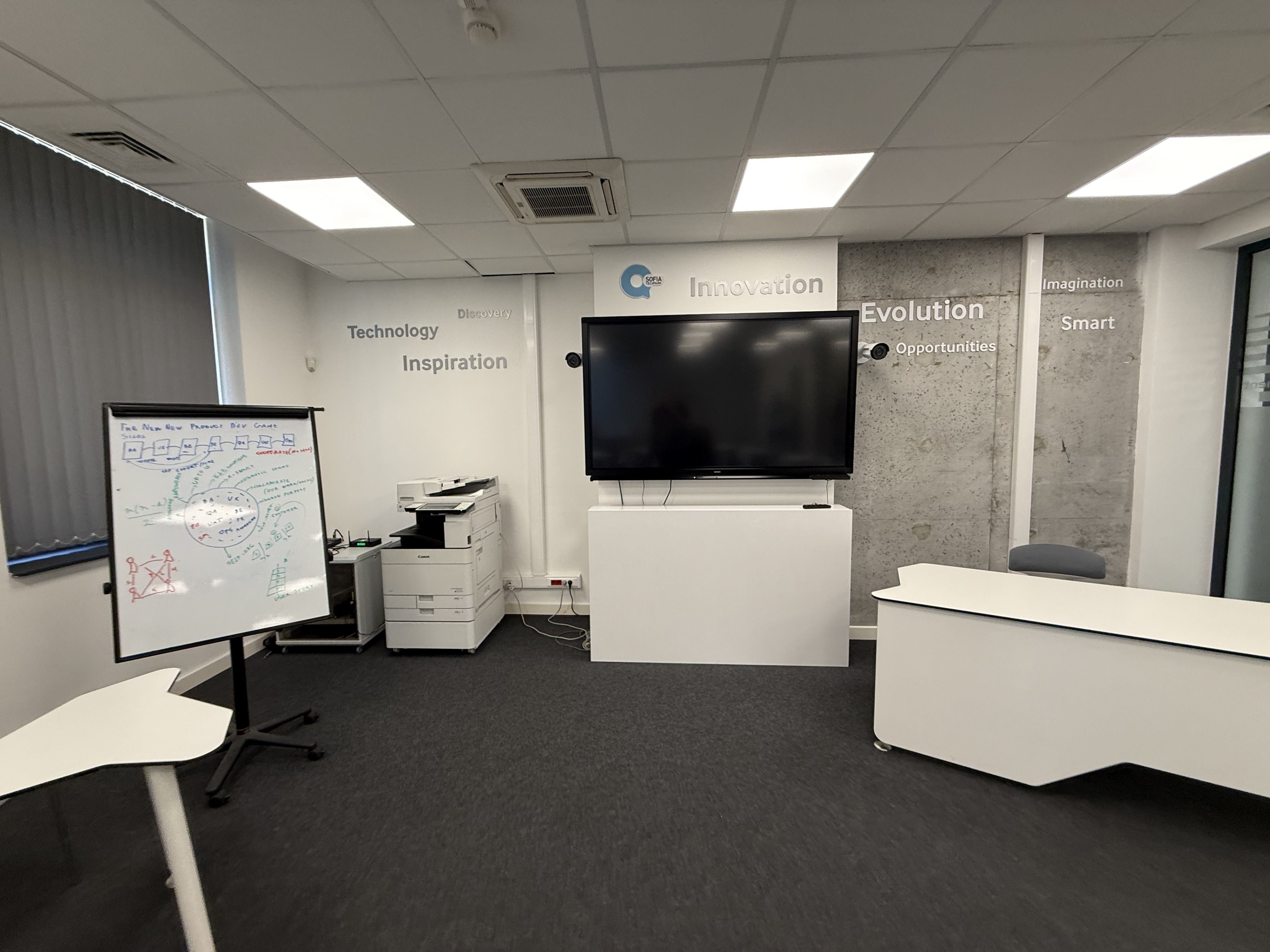 Scoutaround White Logo