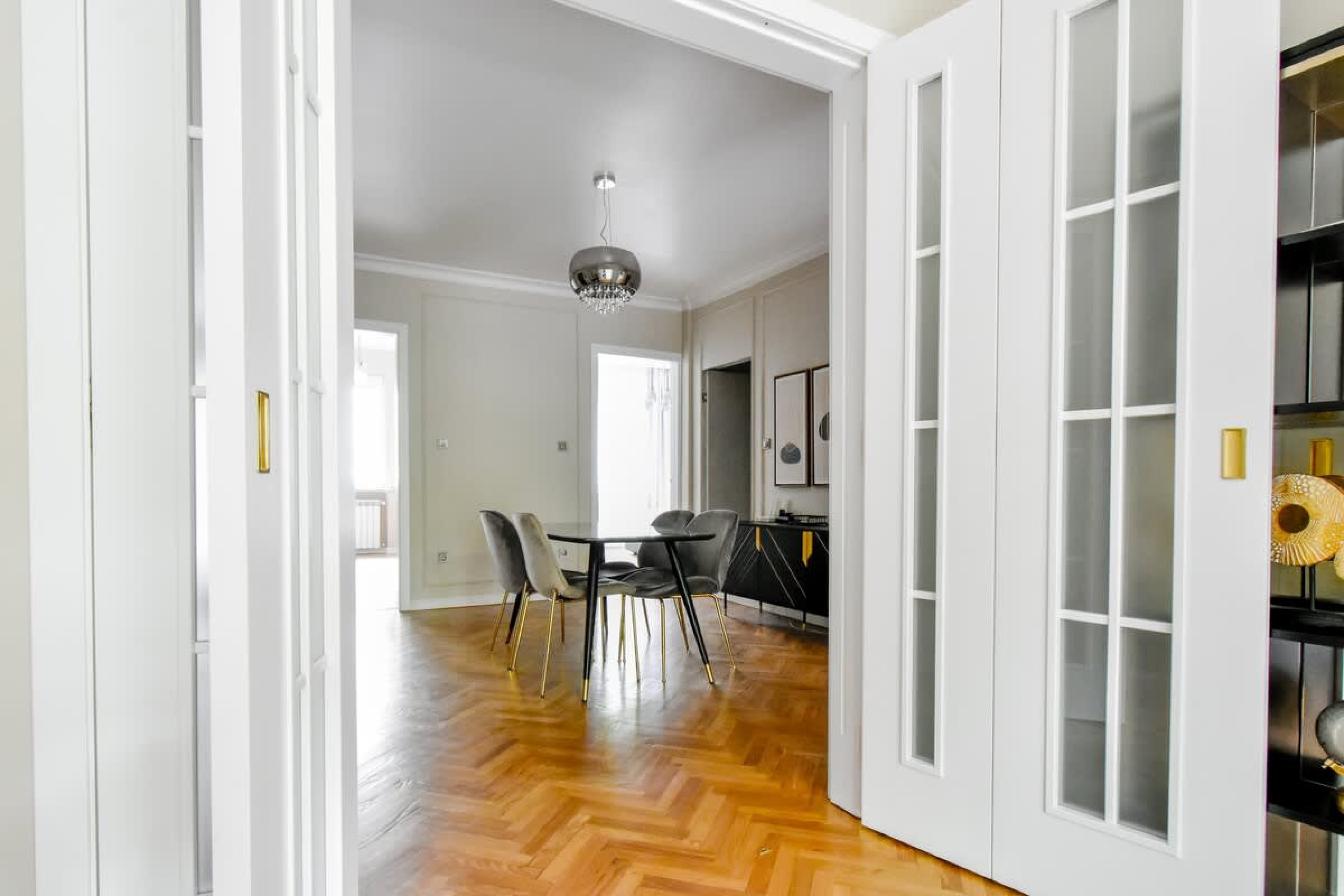 Designer 2BD Apt Near Alexander Nevski Cathedral - Photo 10