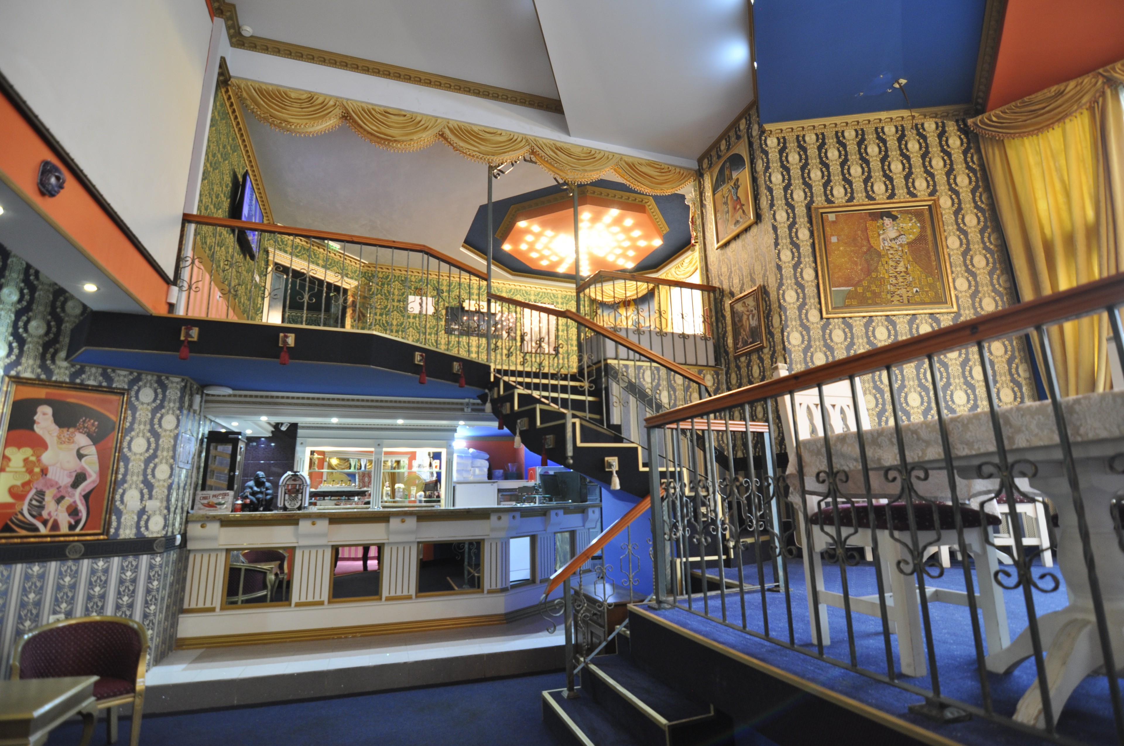 Scoutaround White Logo