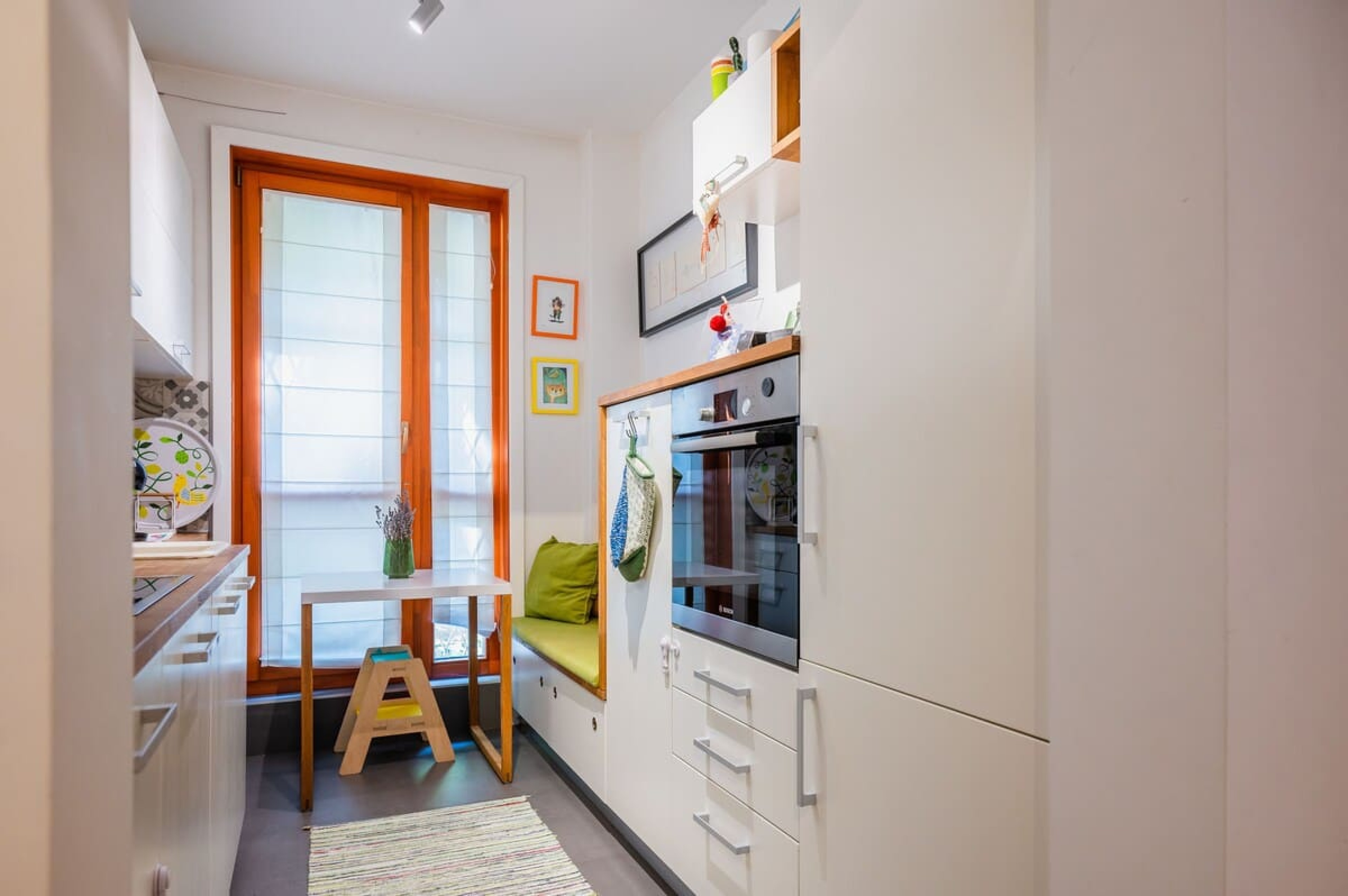 Scoutaround White Logo