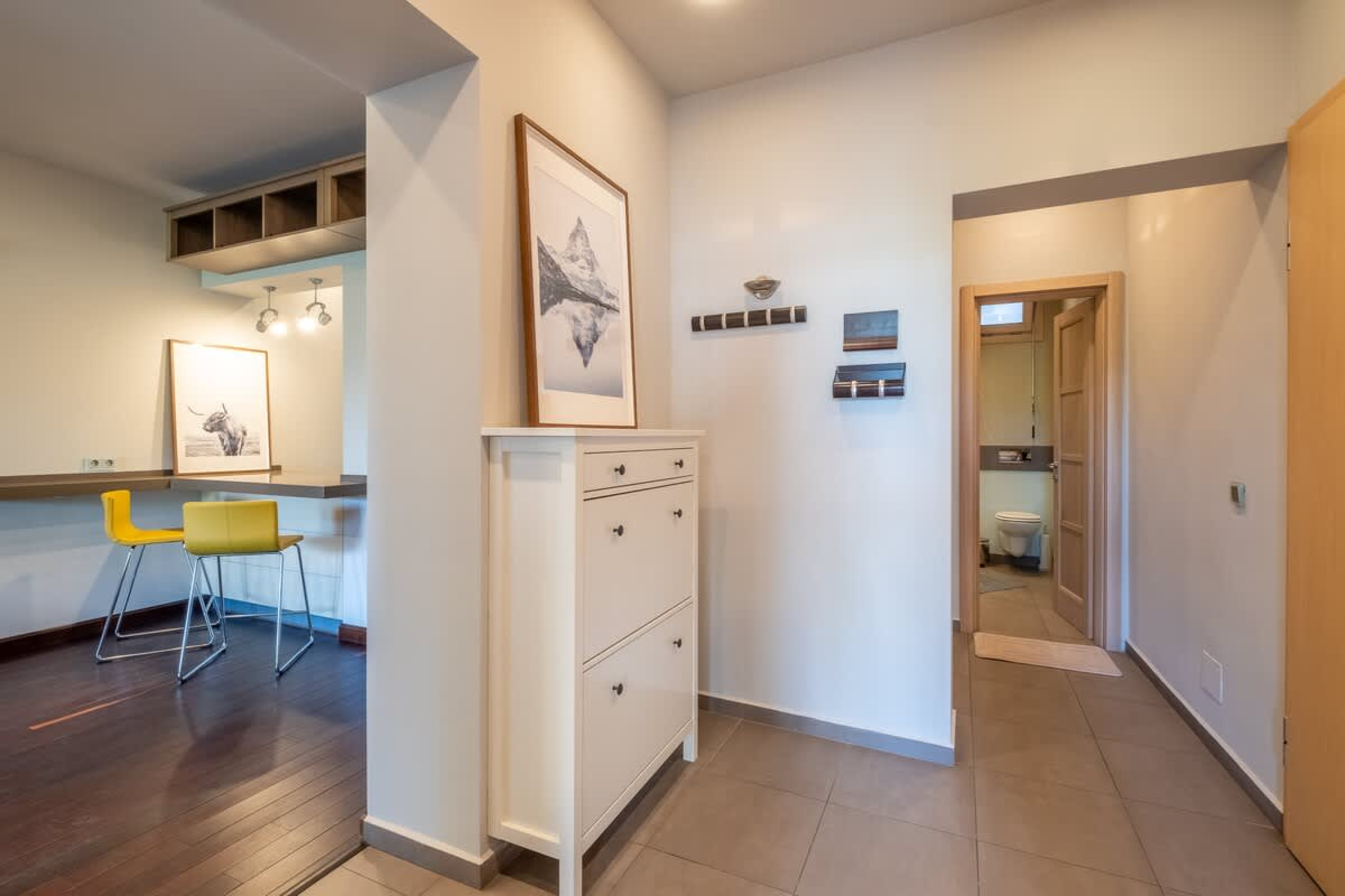 Scoutaround White Logo