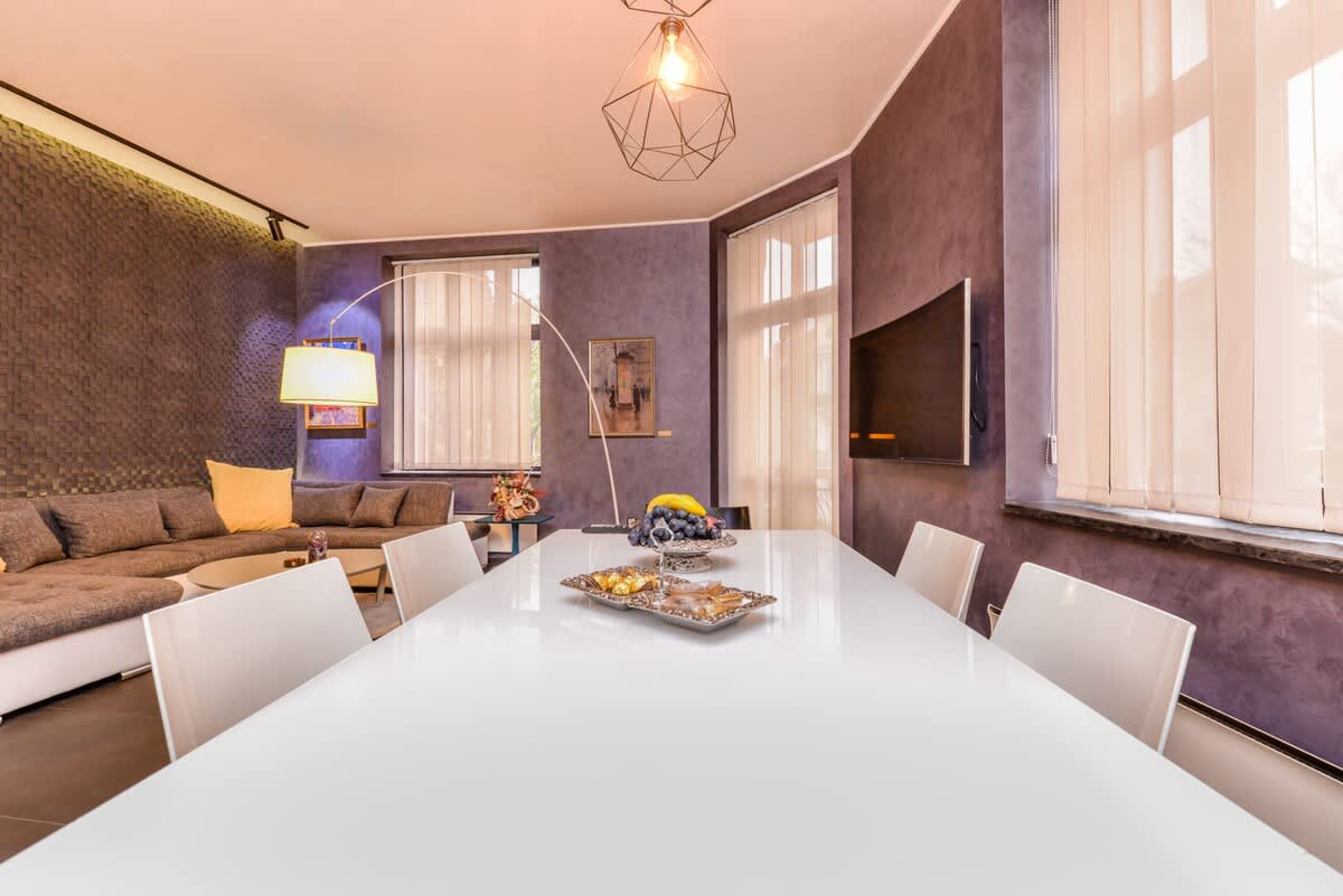 Scoutaround White Logo