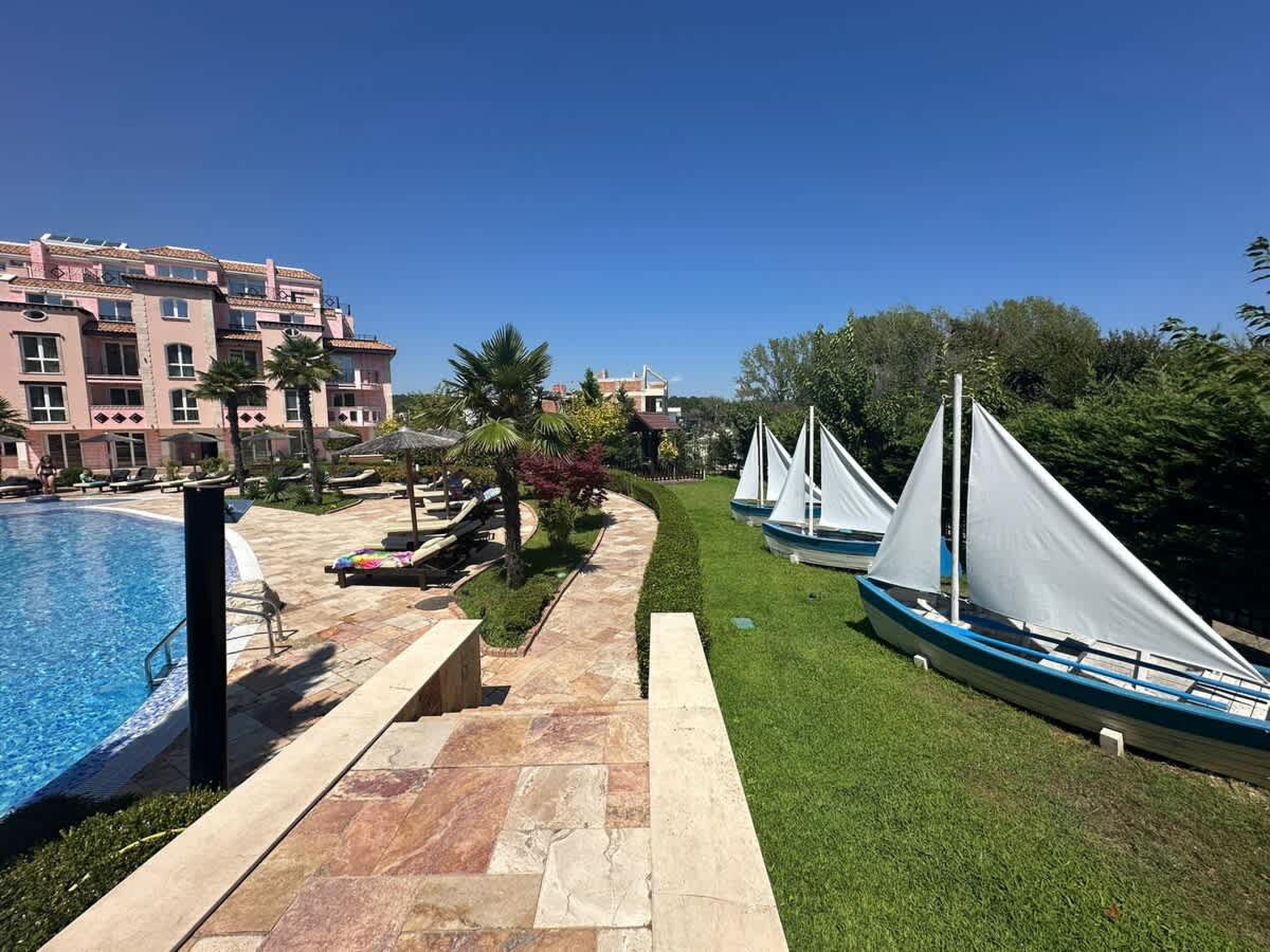 Scoutaround White Logo