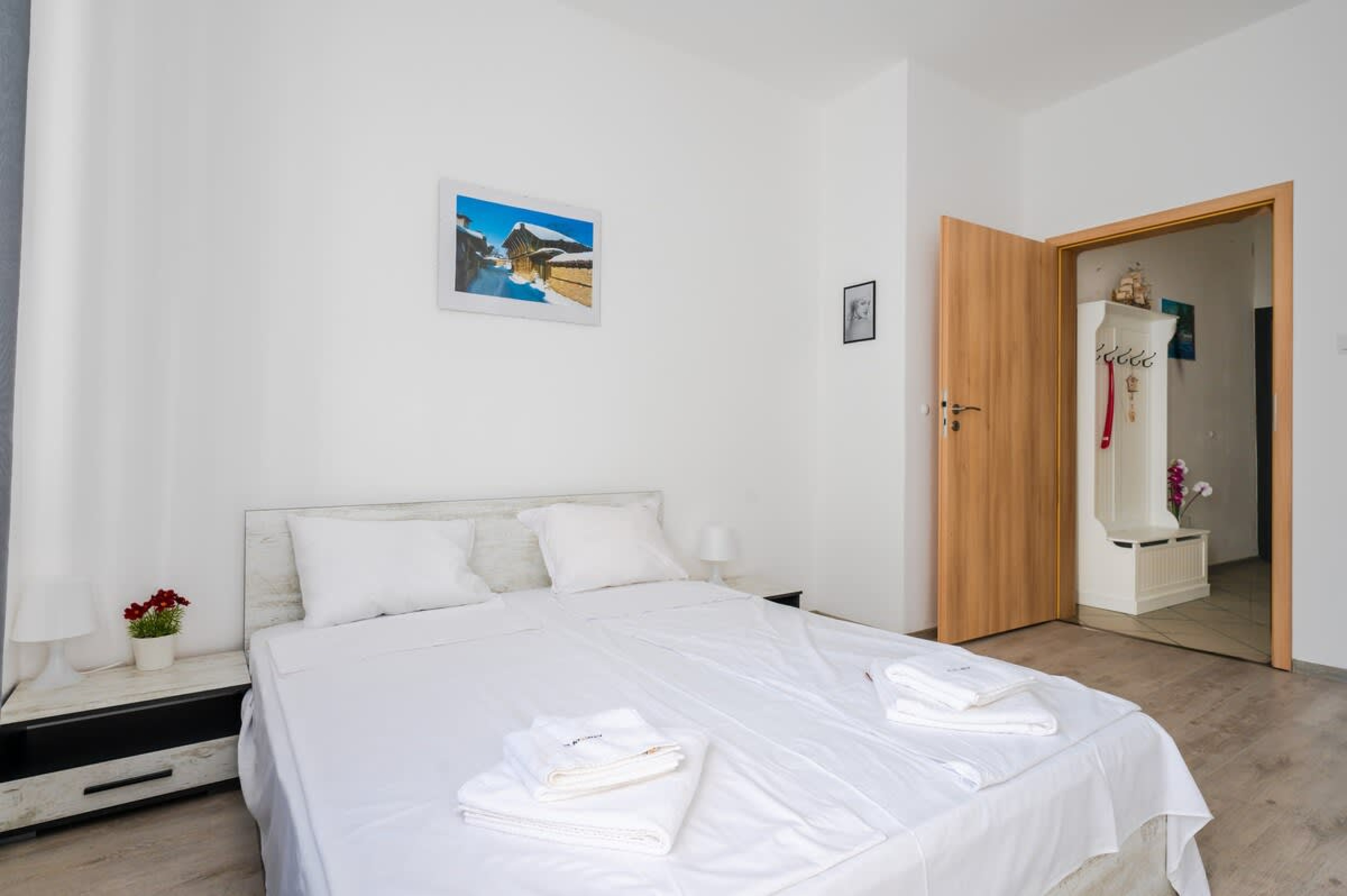 Scoutaround White Logo