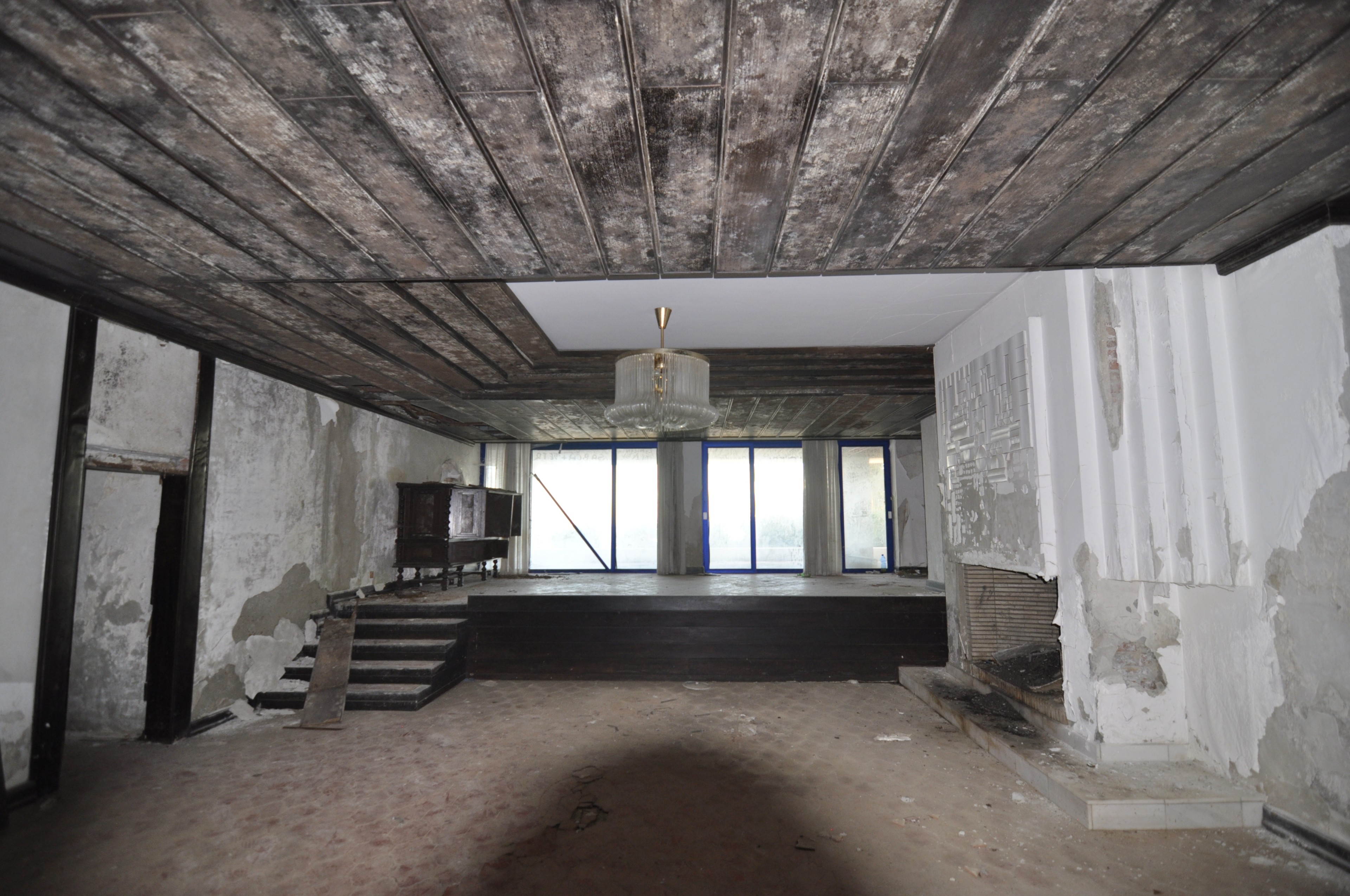 Scoutaround White Logo