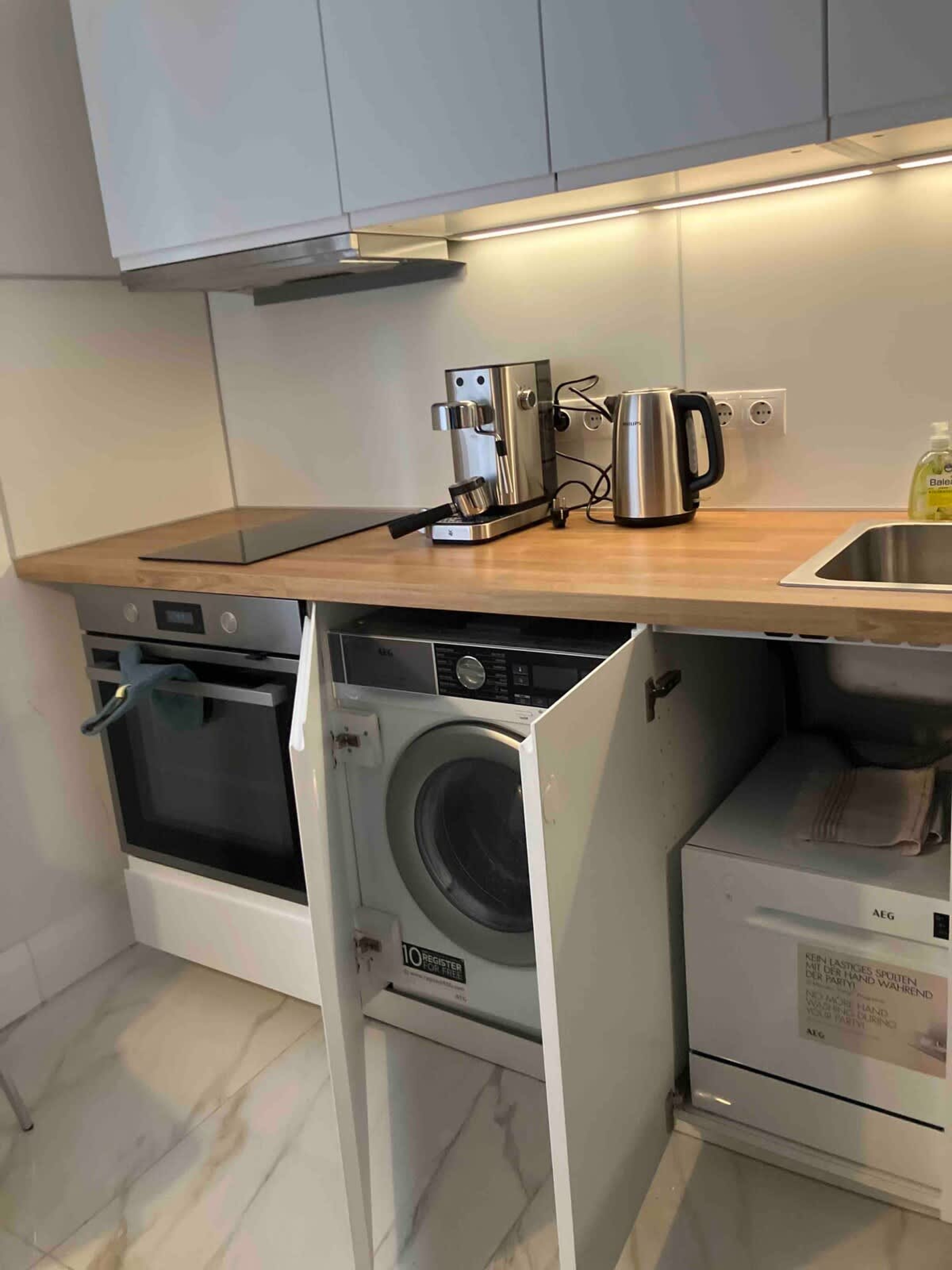 Scoutaround White Logo