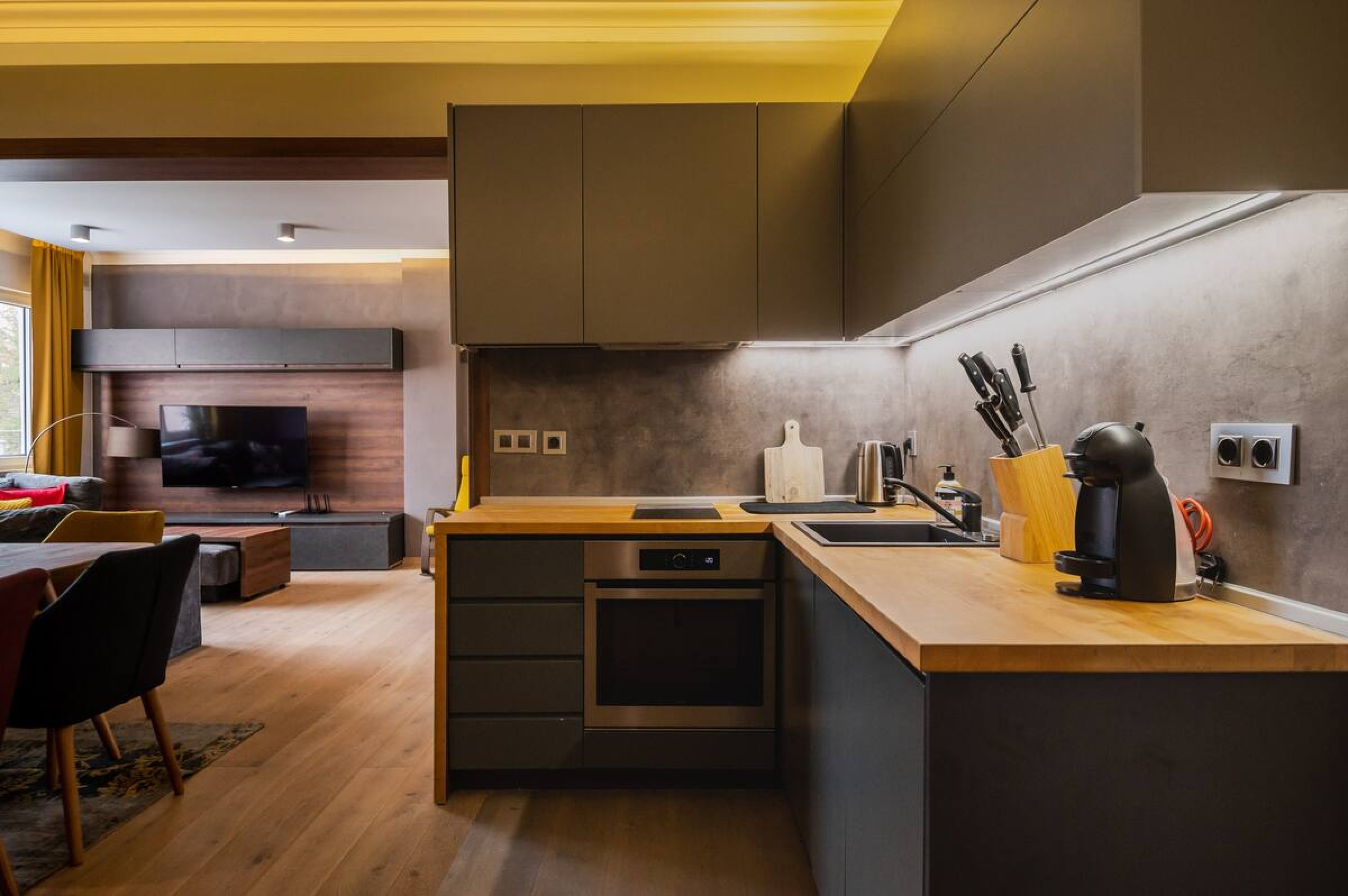 Scoutaround White Logo