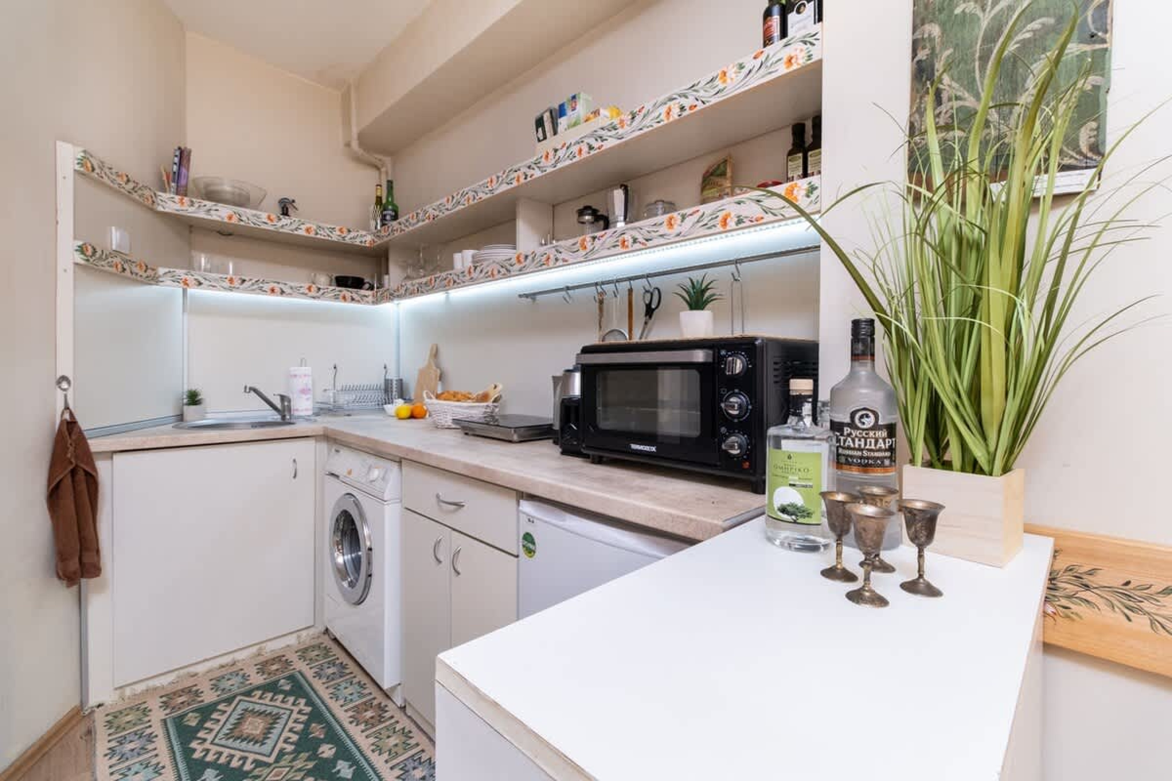 Scoutaround White Logo