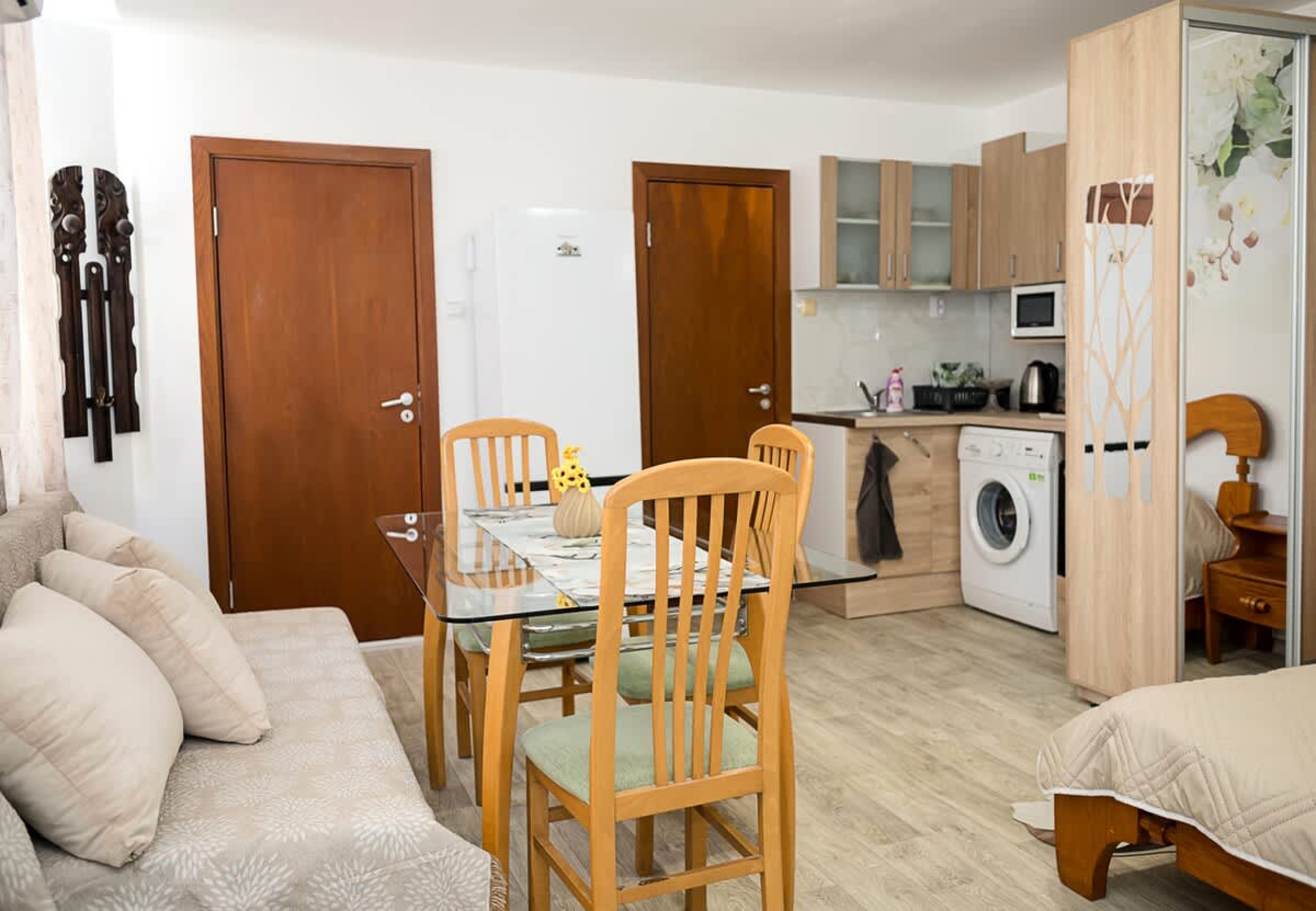 Scoutaround White Logo