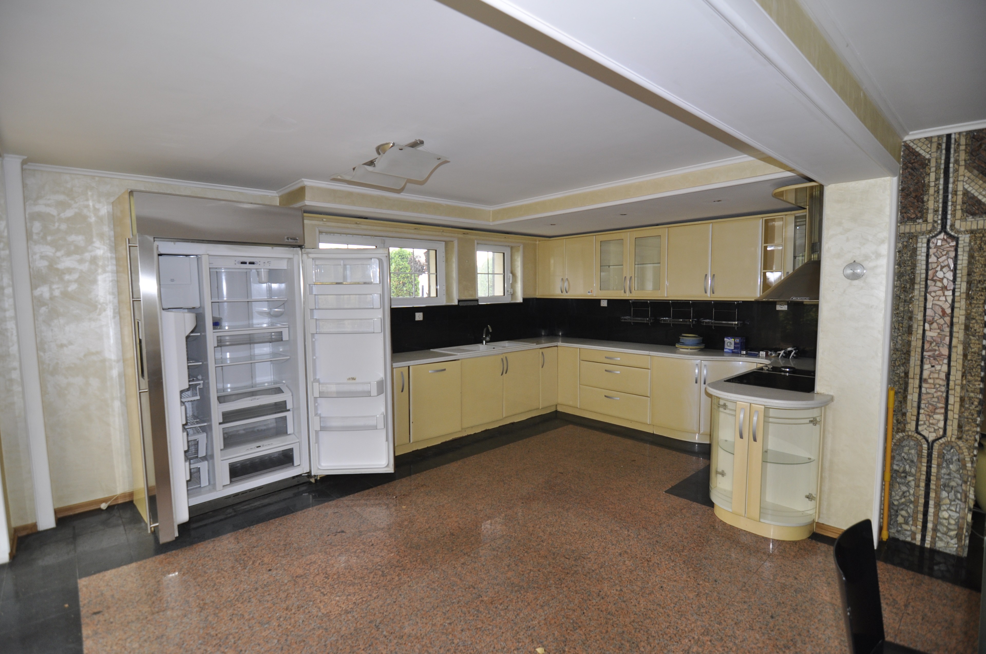 Scoutaround White Logo