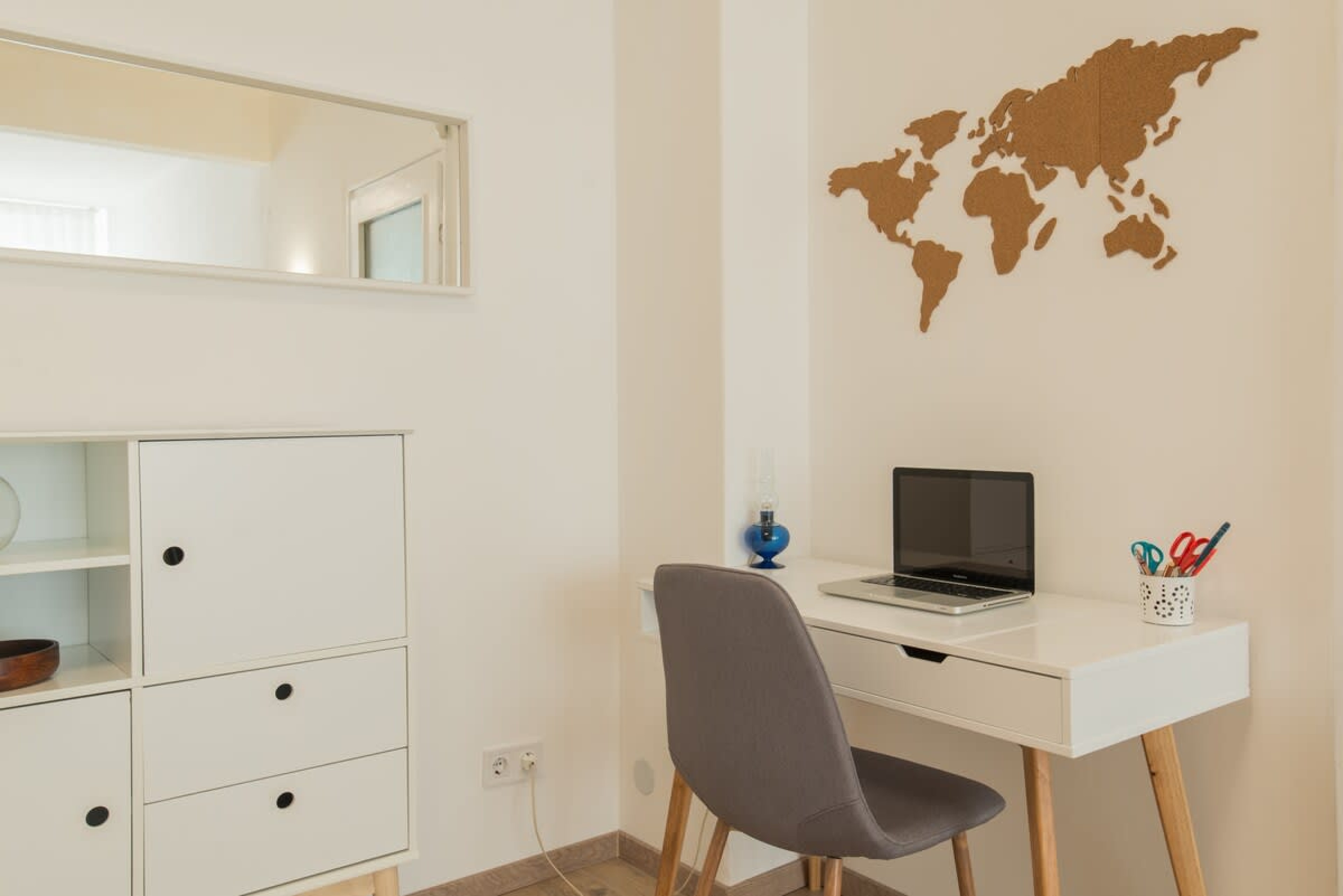 Scoutaround White Logo