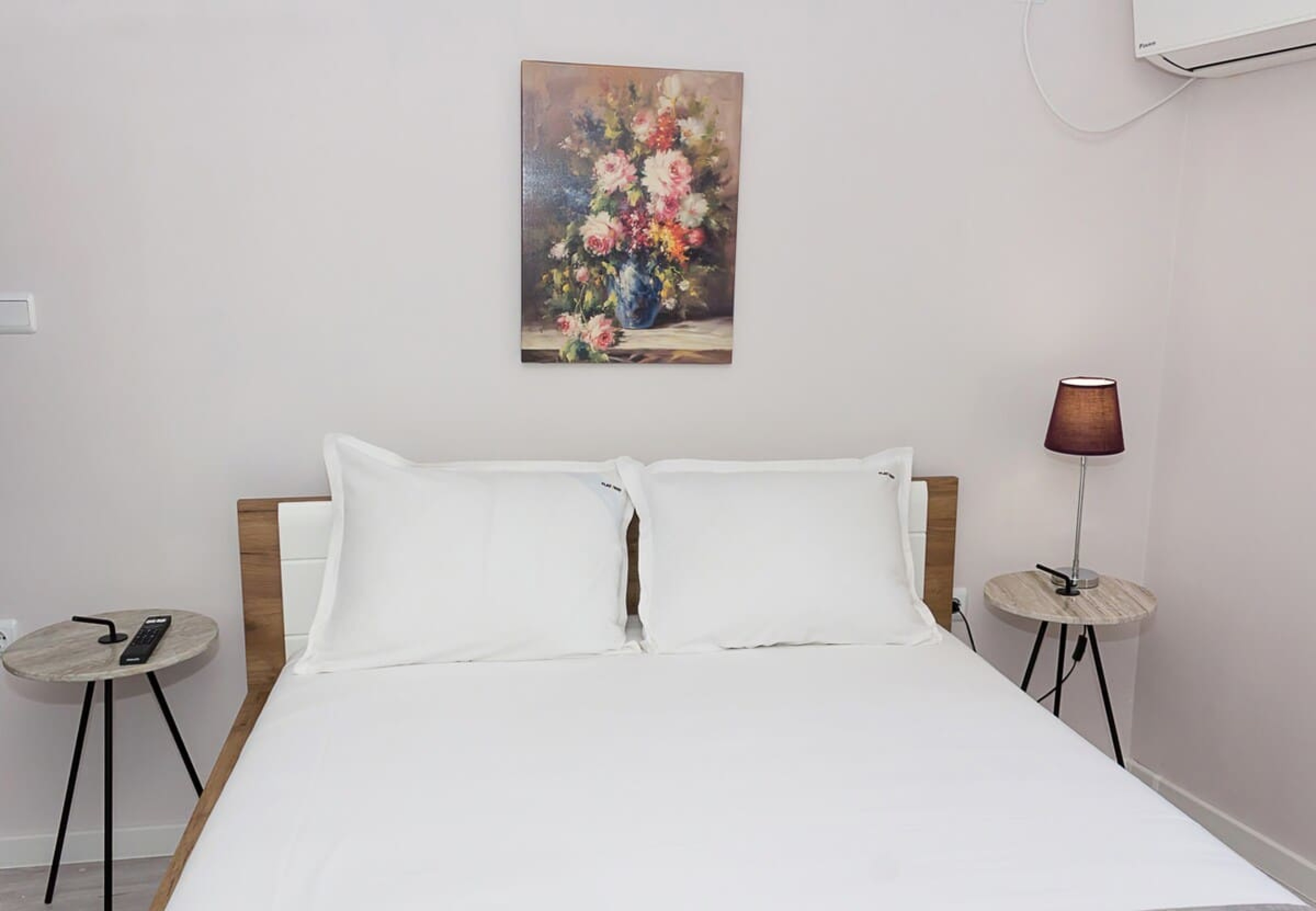 Scoutaround White Logo