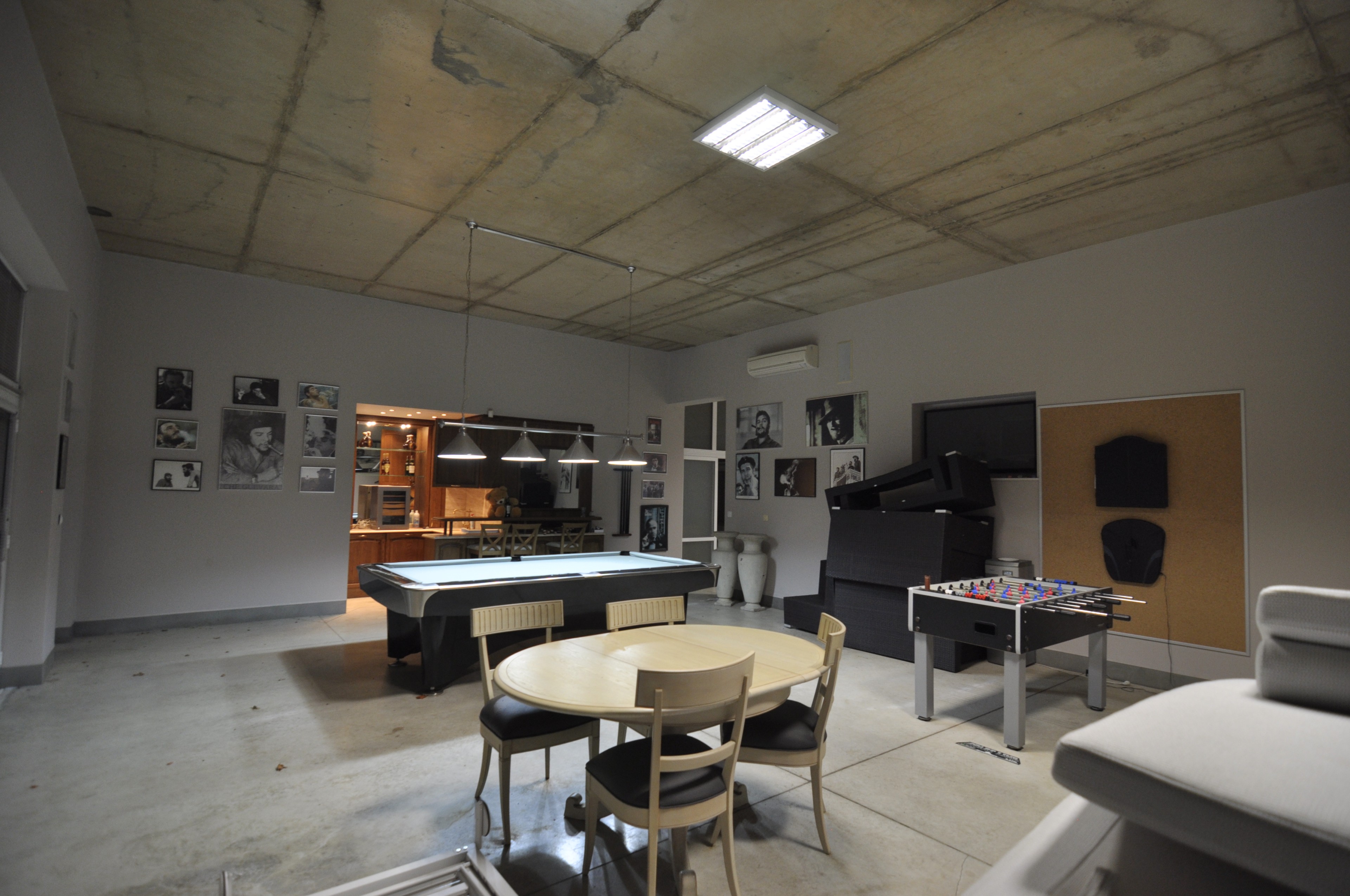 Scoutaround White Logo