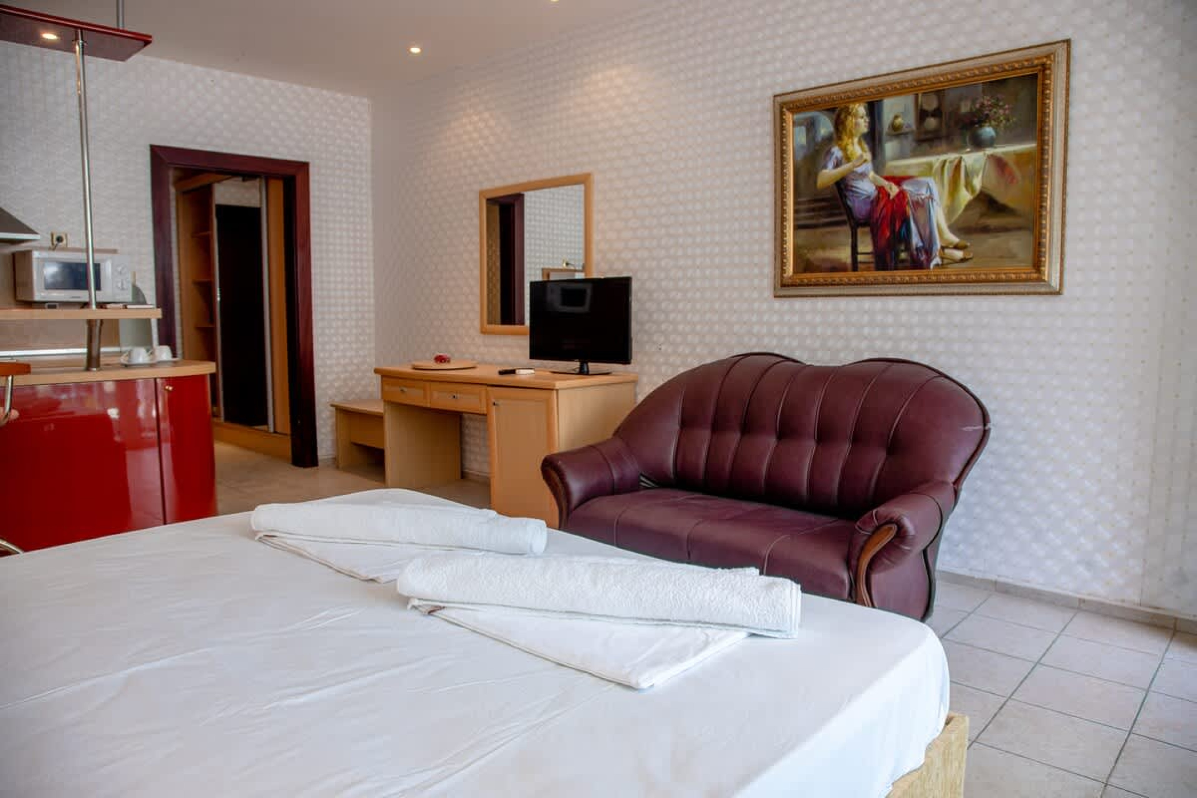 Scoutaround White Logo