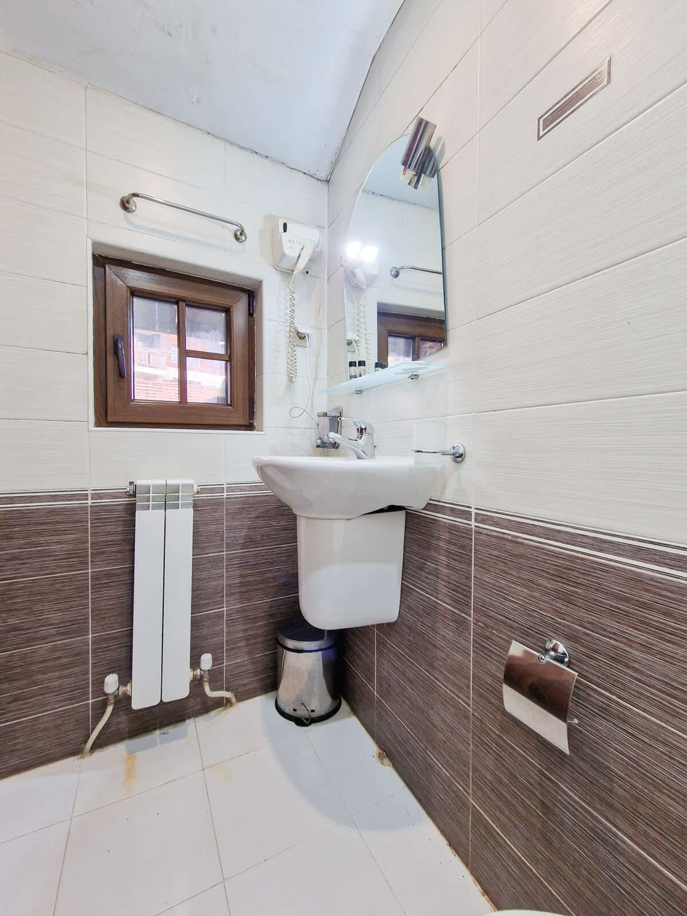 Scoutaround White Logo