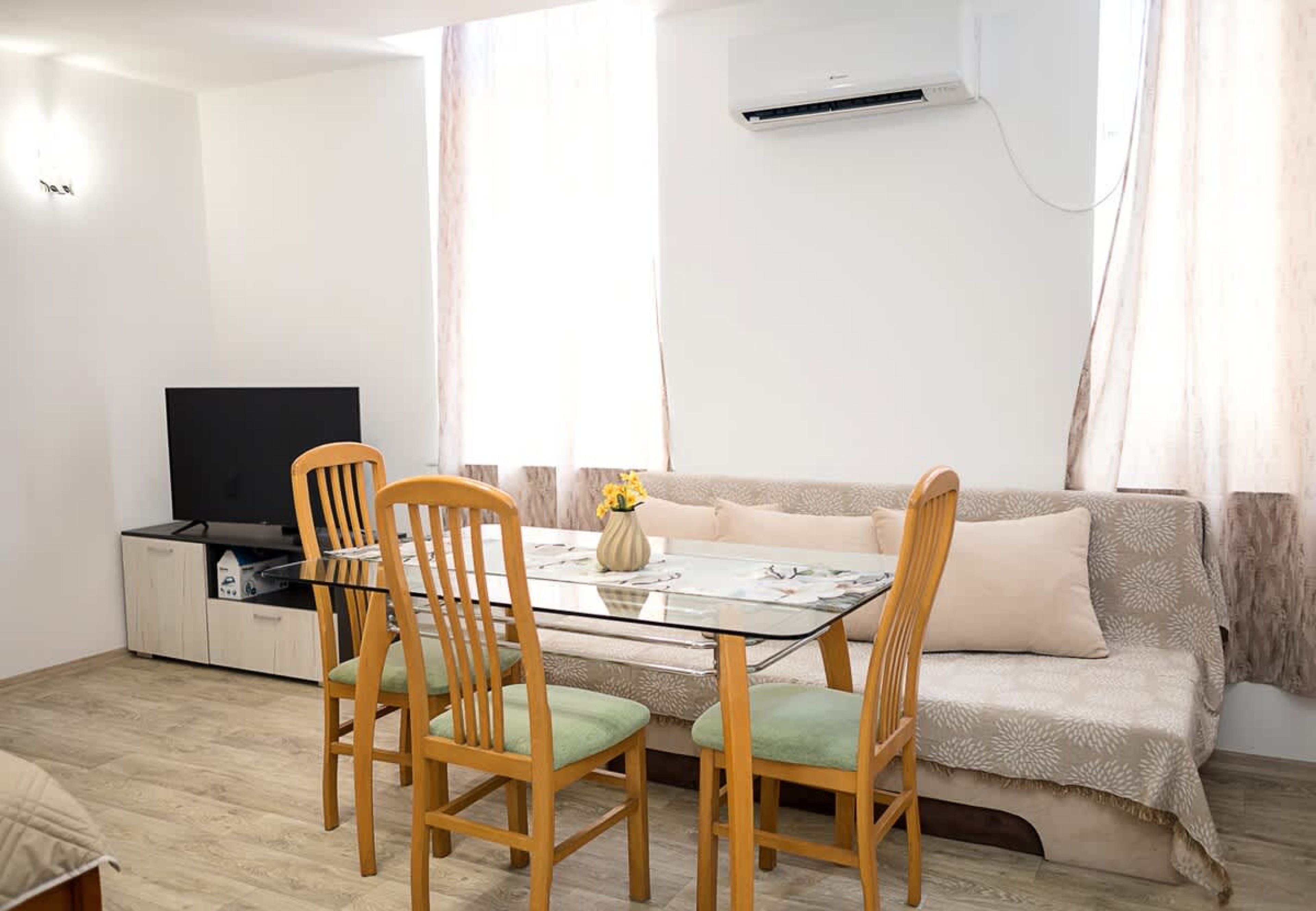 Scoutaround White Logo