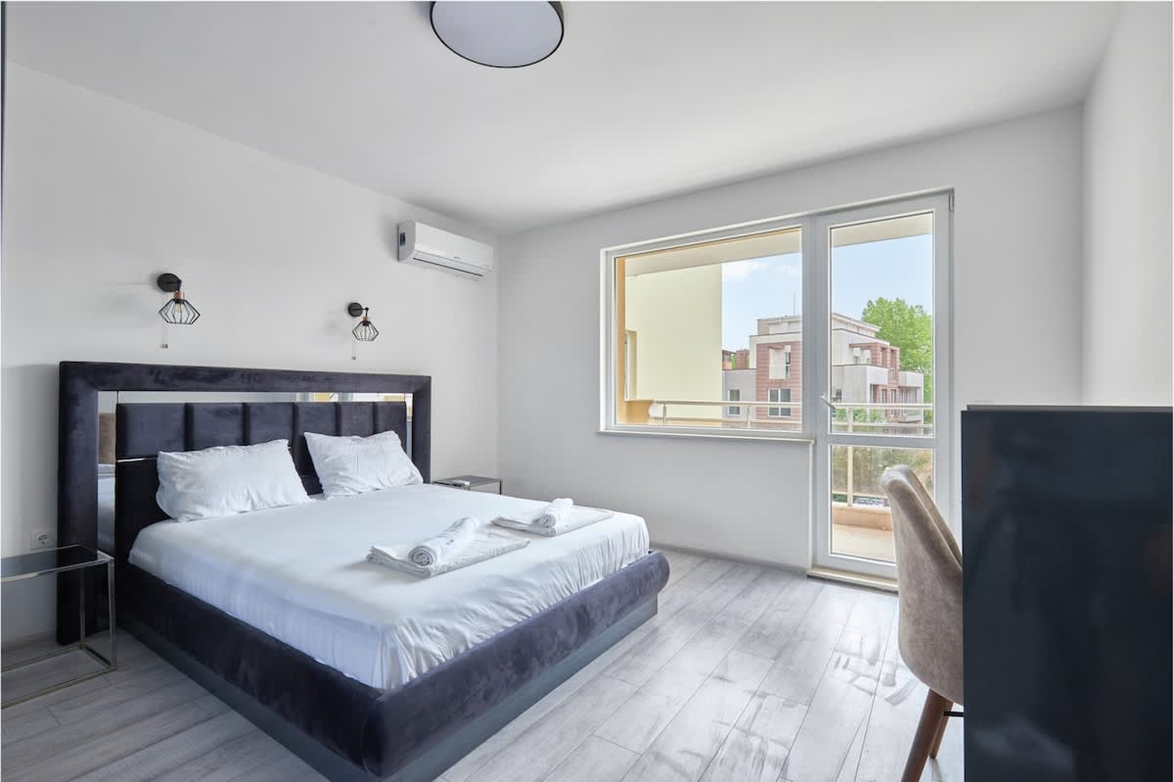 Scoutaround White Logo