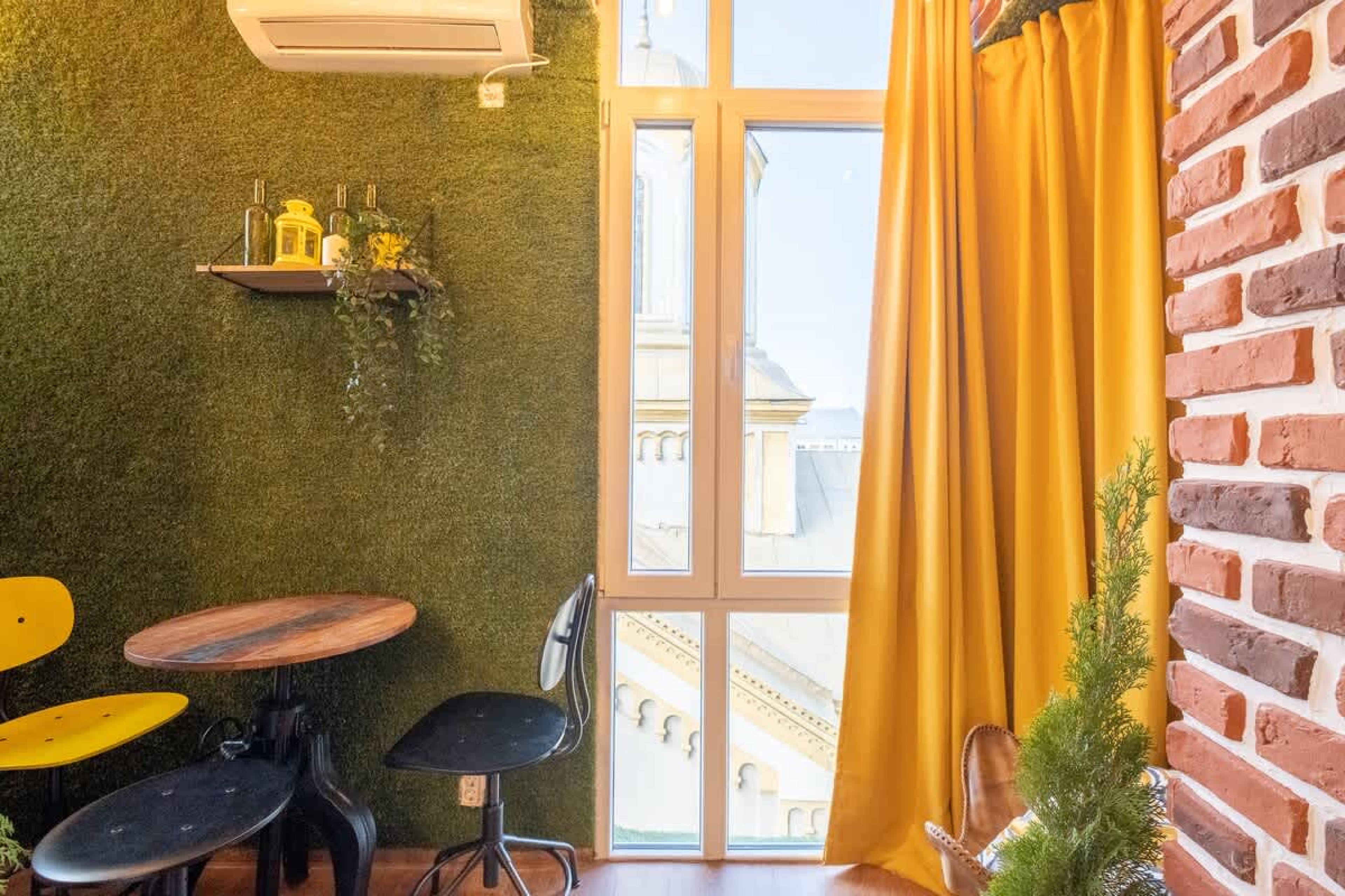 Scoutaround White Logo