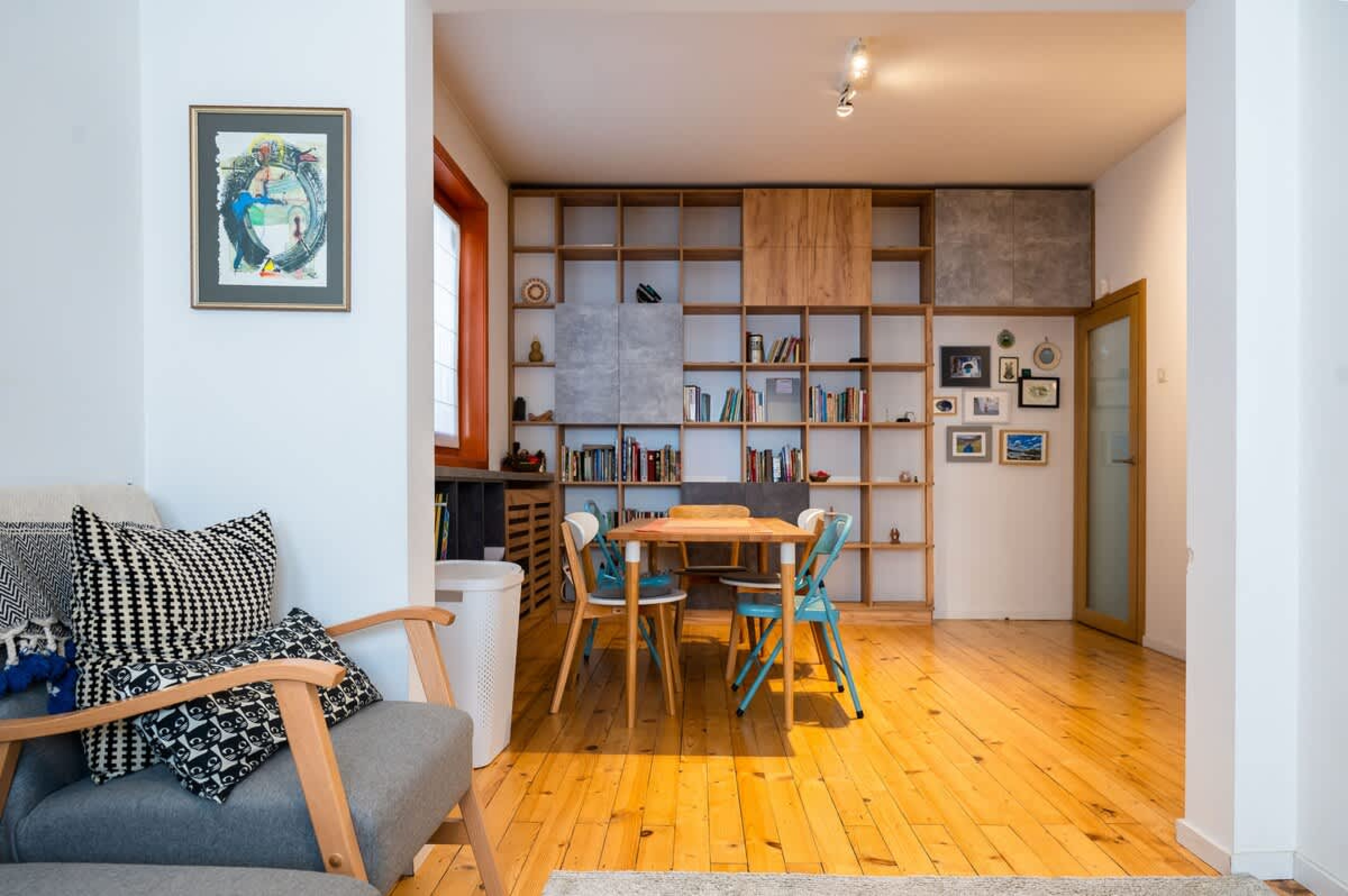 Scoutaround White Logo